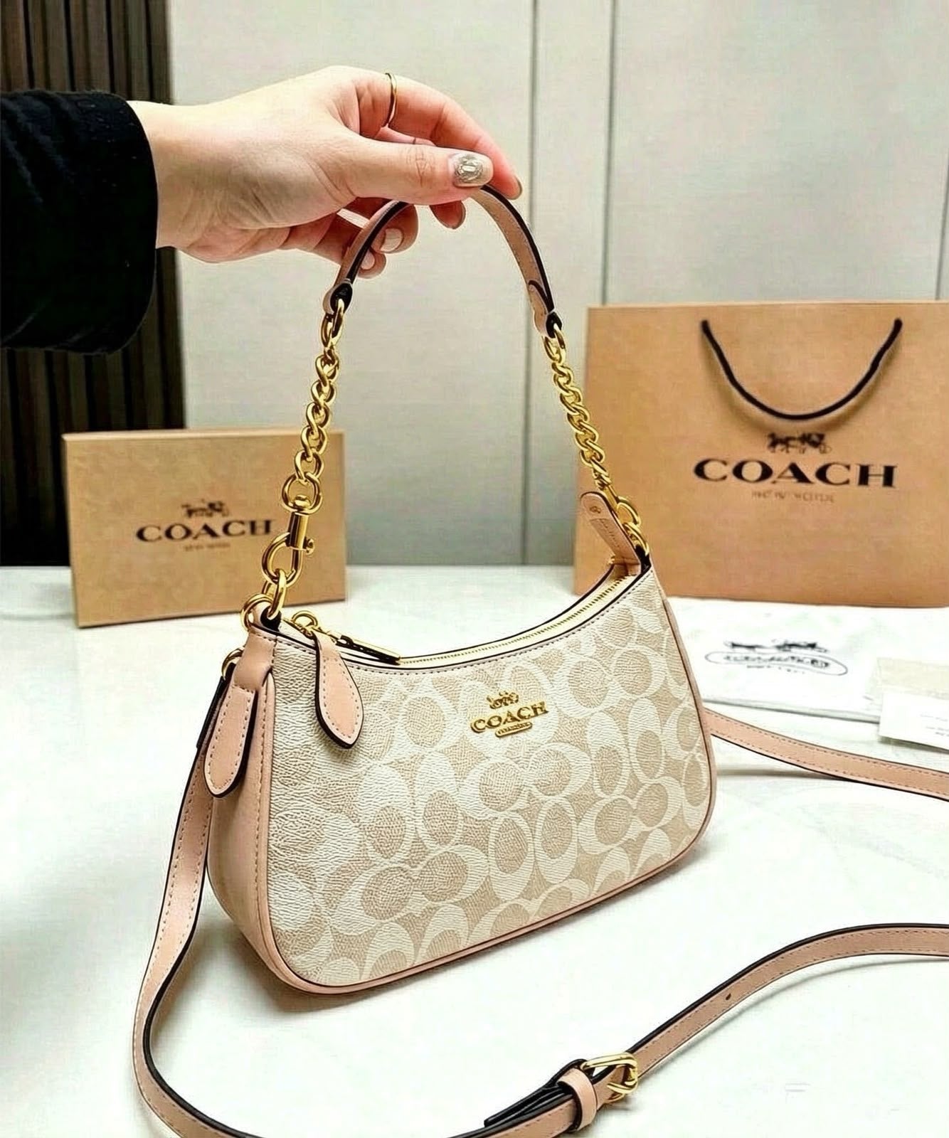 COACH Leather Chain Shoulder Bag 24cm
