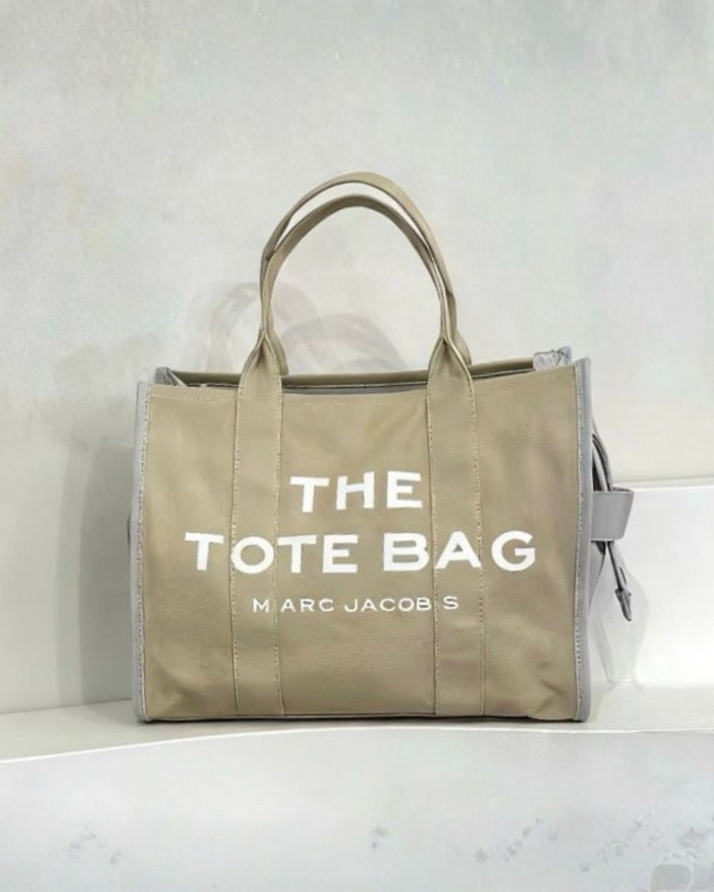 Marc Jacobs The Tote Bag Large 41cm A+