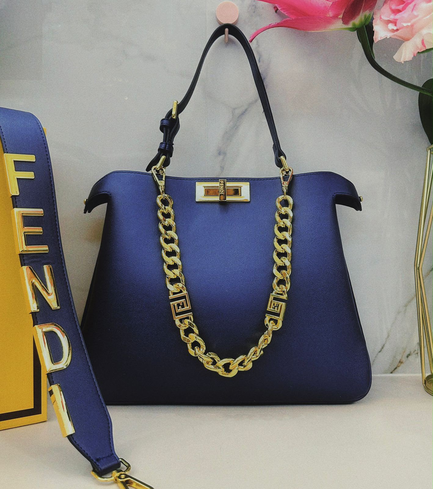 FENDI Peekaboo Style Chain Handbag 33cm A+