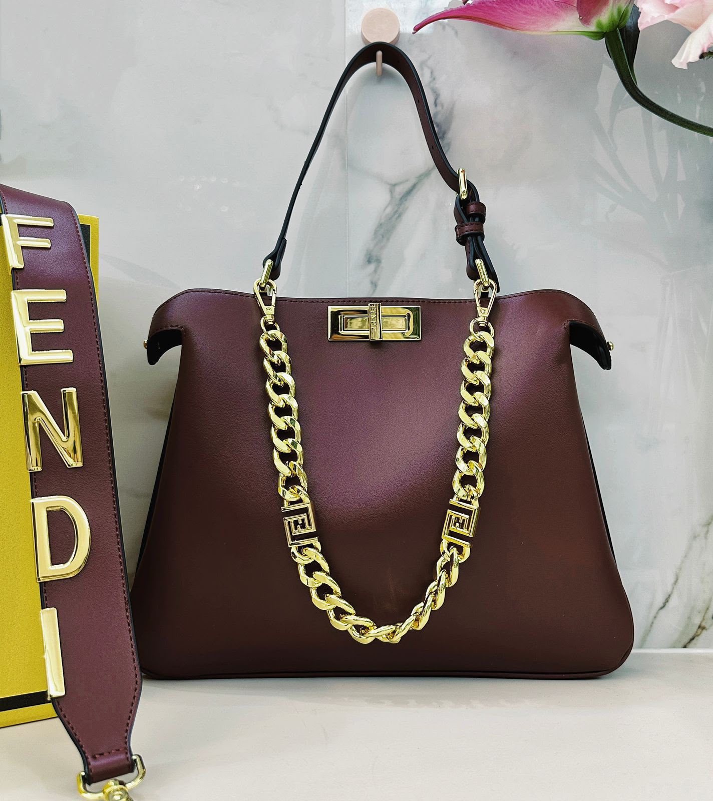 FENDI Peekaboo Style Chain Handbag 33cm A+