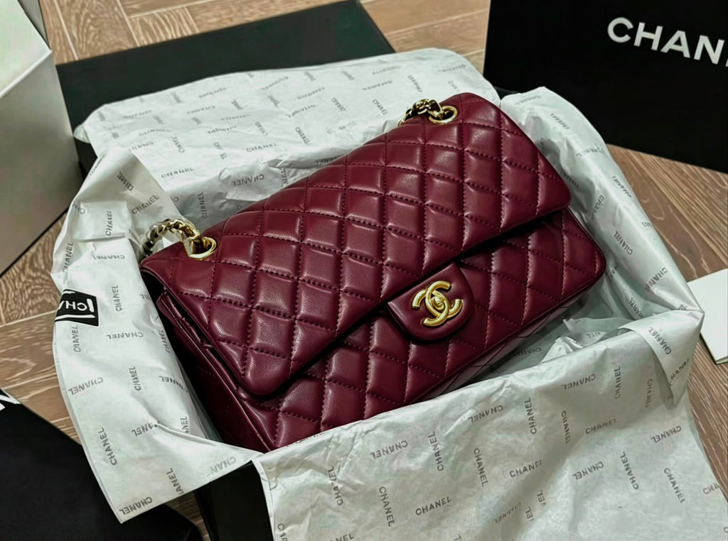 CHANEL Quilted Flap Shoulder Bag — 25 cm | 5 Colors with Box