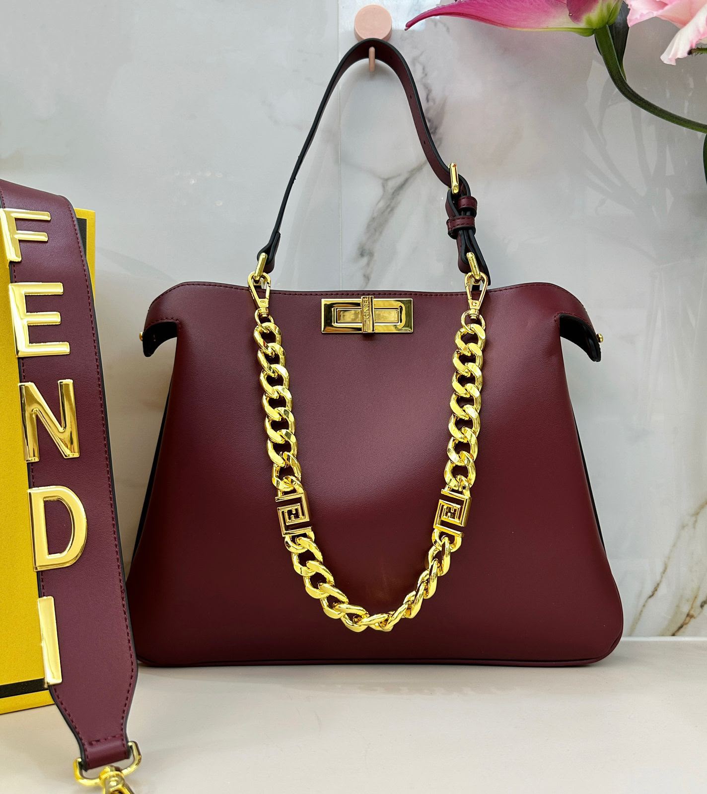 FENDI Peekaboo Style Chain Handbag 33cm A+
