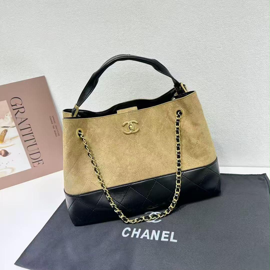 CHANEL Two-Tone Hobo Bag 35 cm