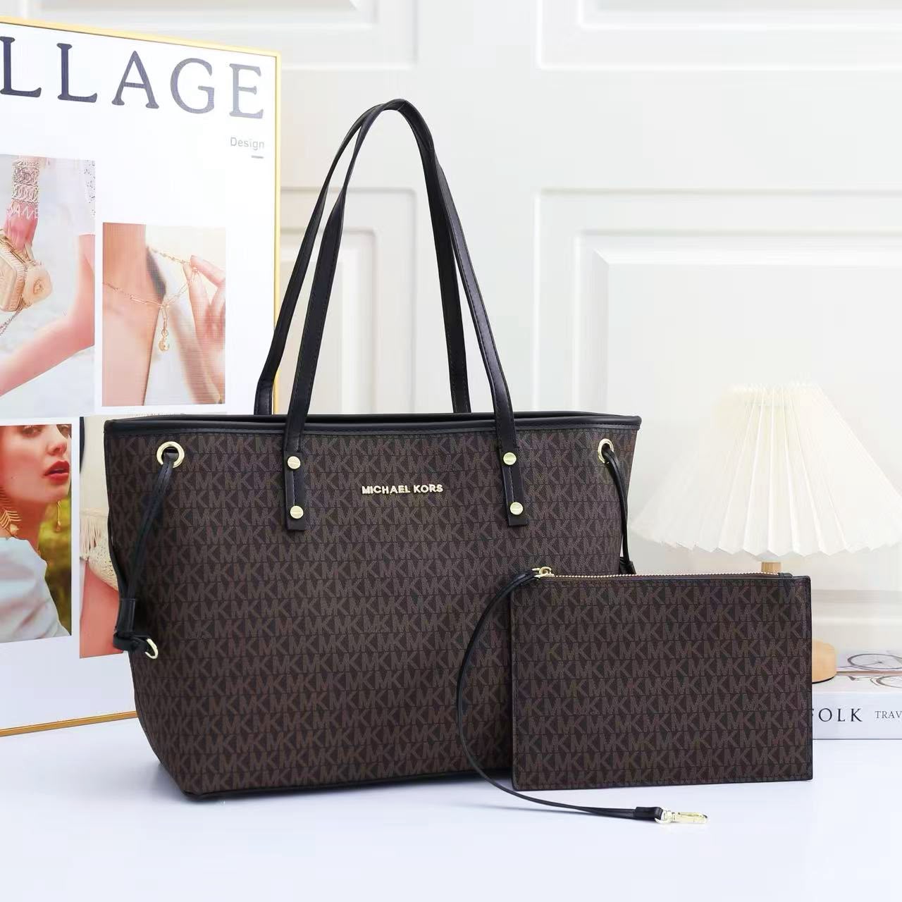 MICHAEL KORS Signature Tote with Pouch 45 cm