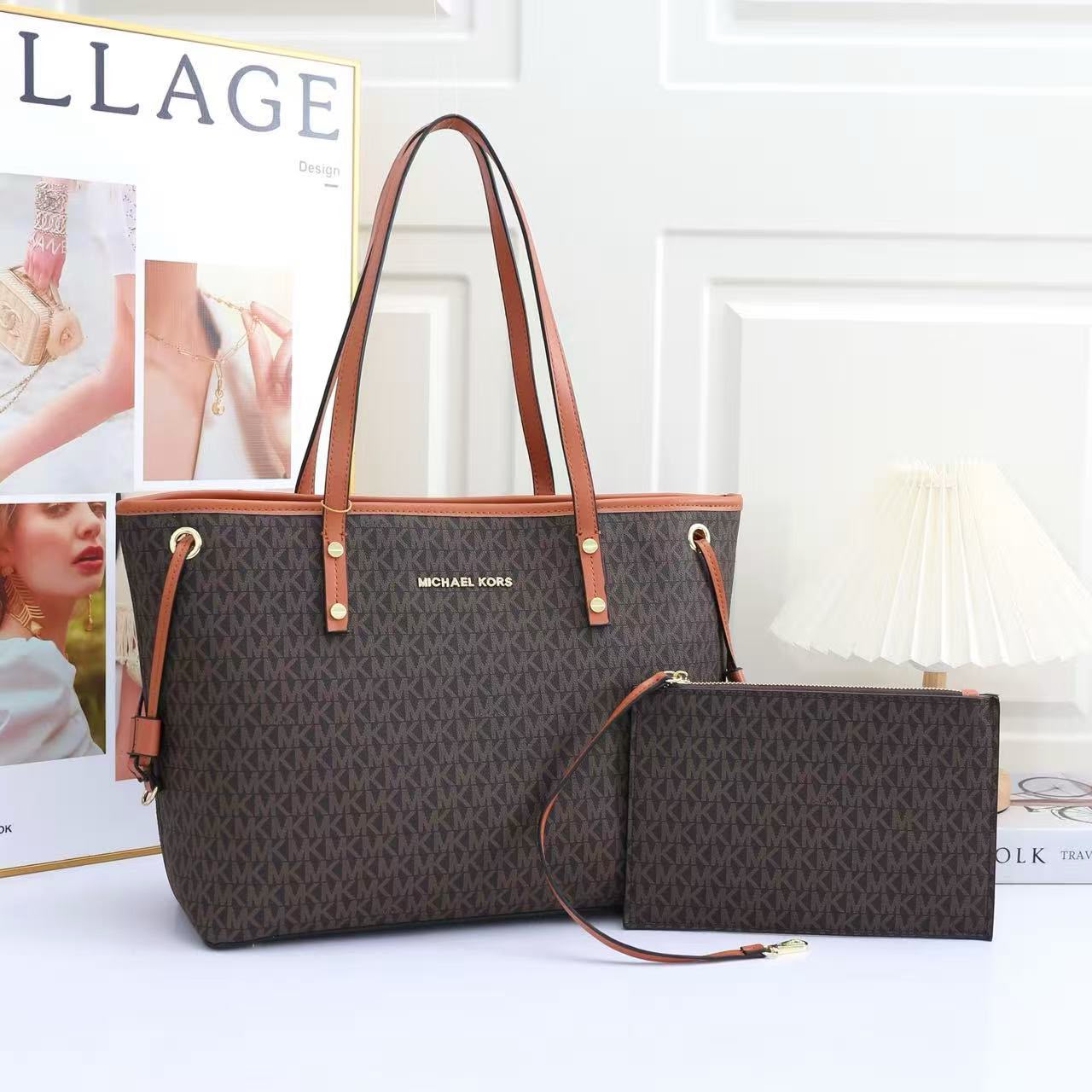MICHAEL KORS Signature Tote with Pouch 45 cm