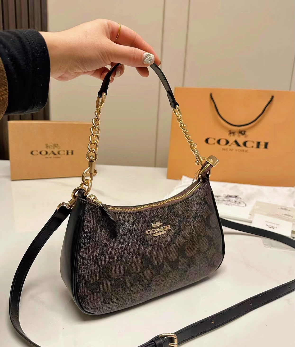 COACH Leather Chain Shoulder Bag 24cm