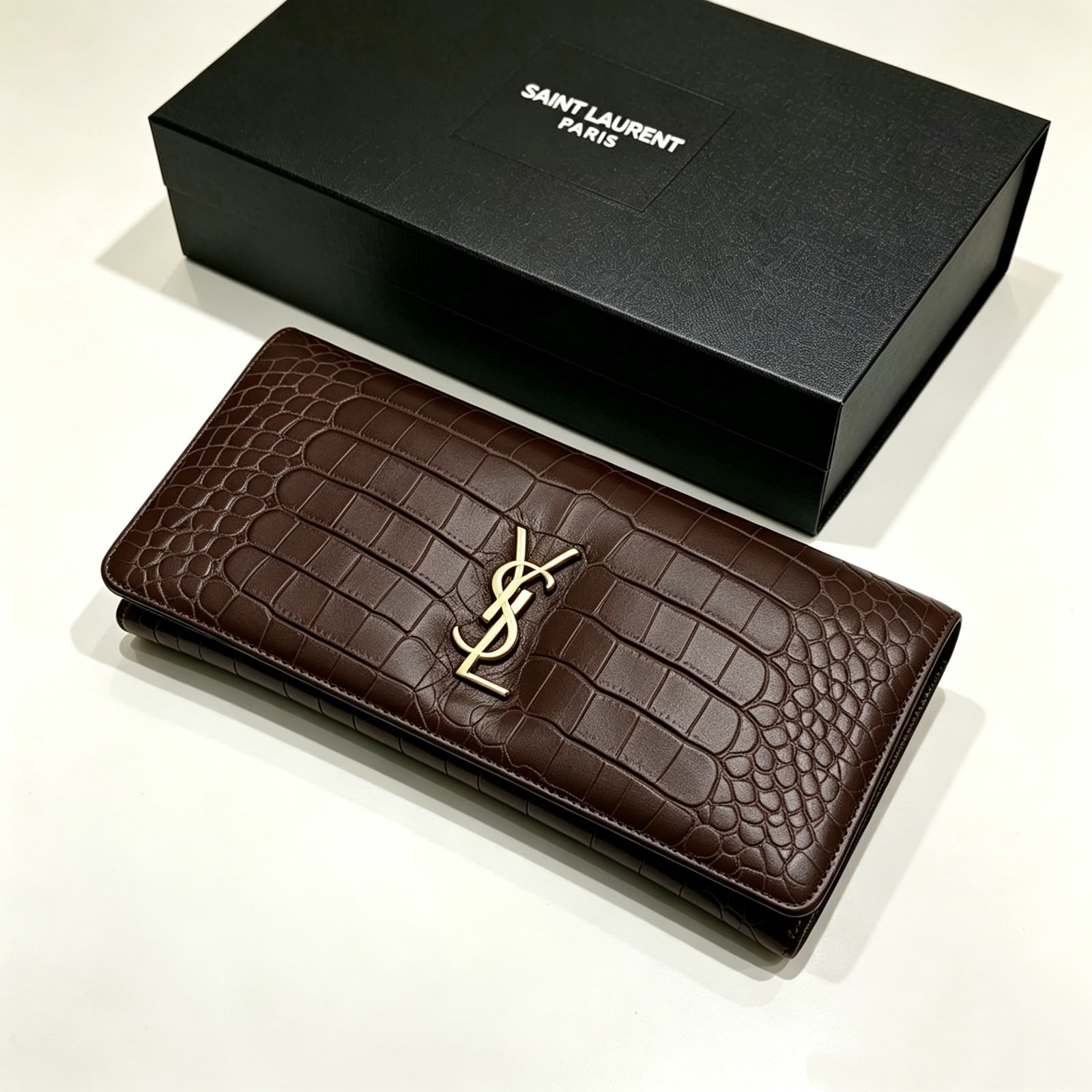 محفظة YSL كونتيننتال 22 سم ماستر