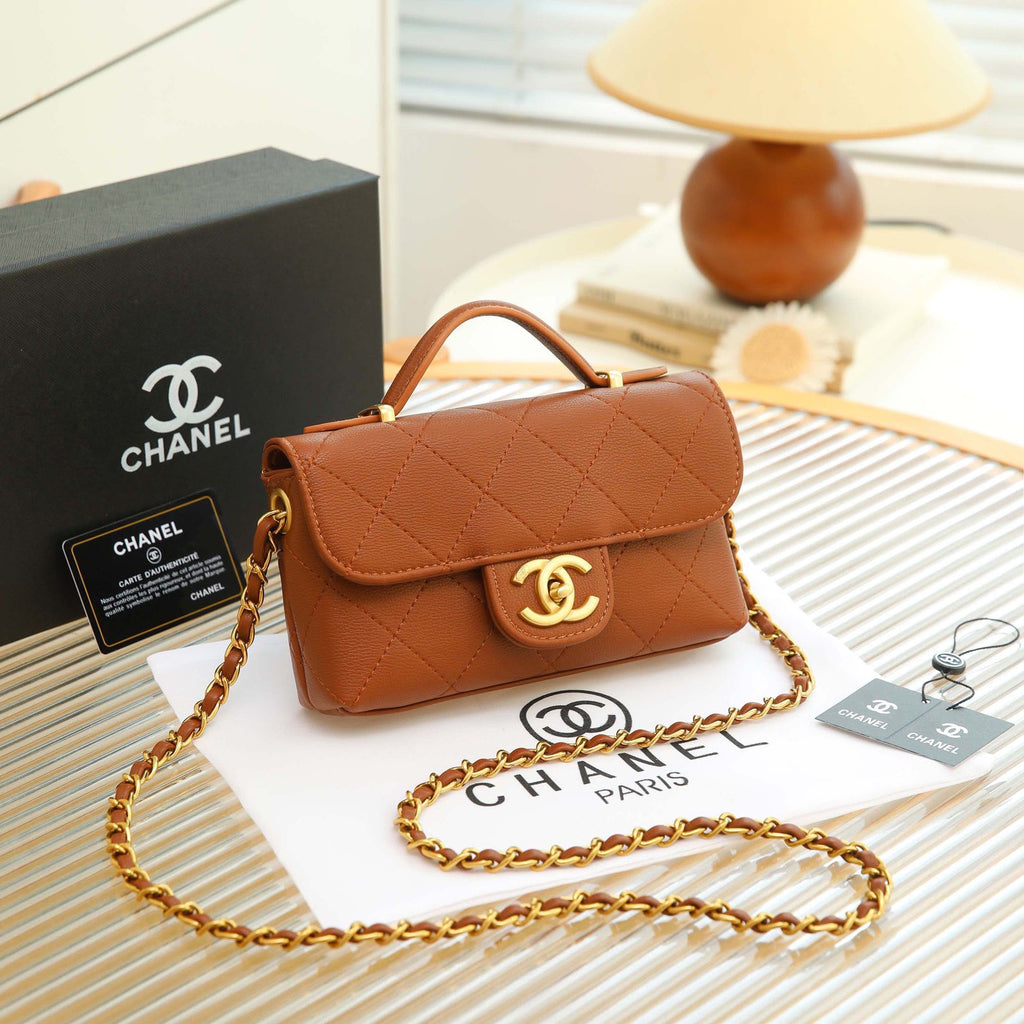 CHANEL Quilted Classic Shoulder Bag 20 cm