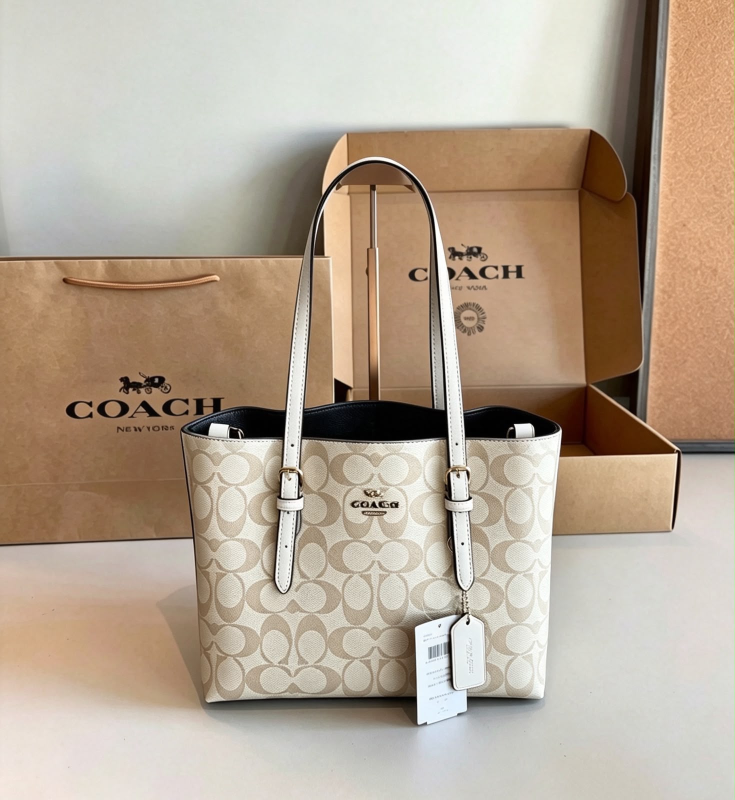 COACH Signature Tote 28 cm With Box