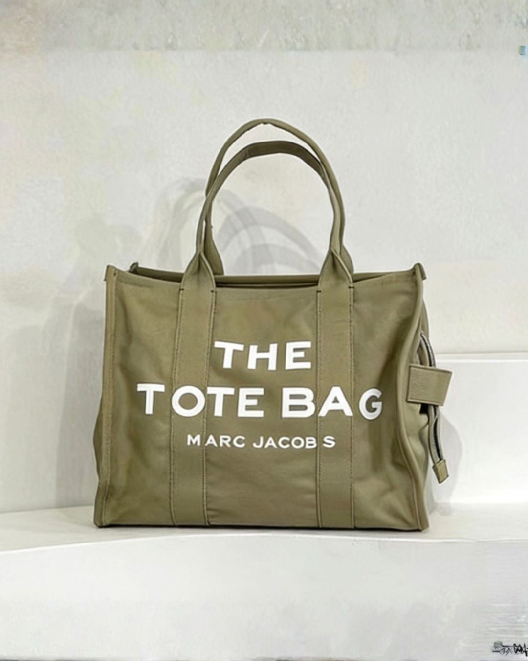 Marc Jacobs The Tote Bag Large 41cm A+