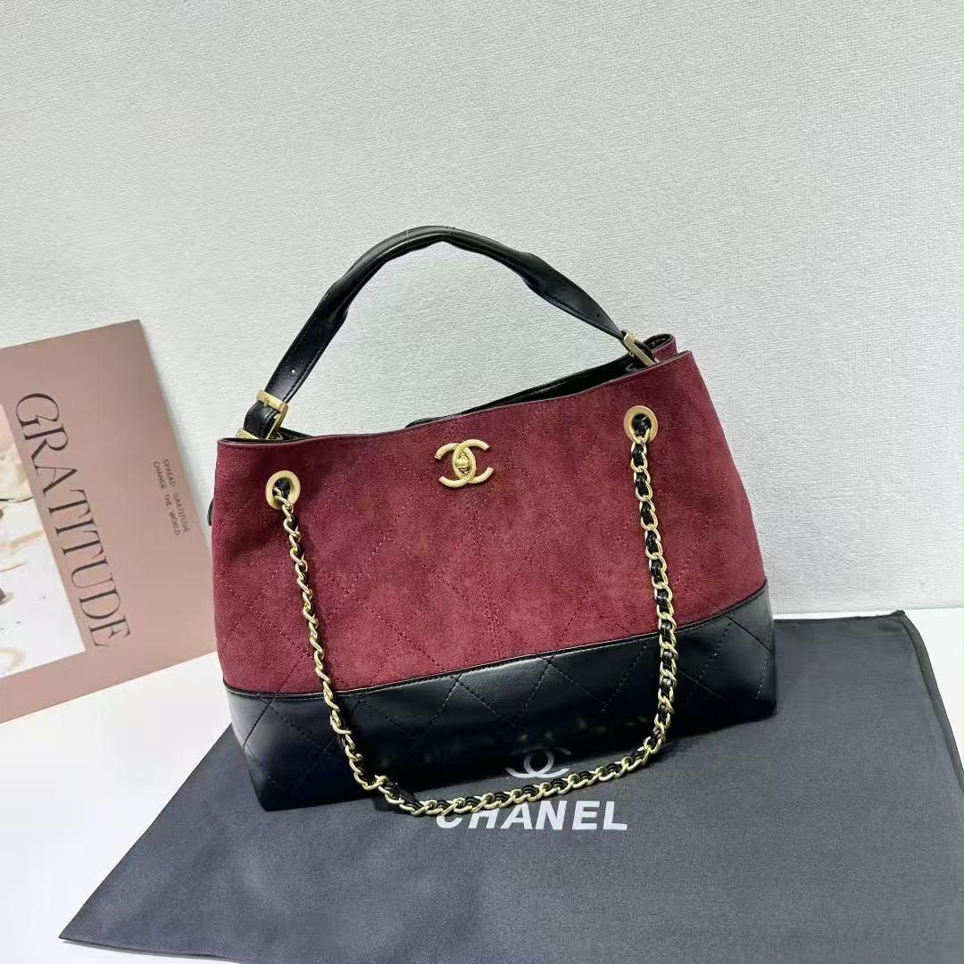 CHANEL Two-Tone Hobo Bag 35 cm