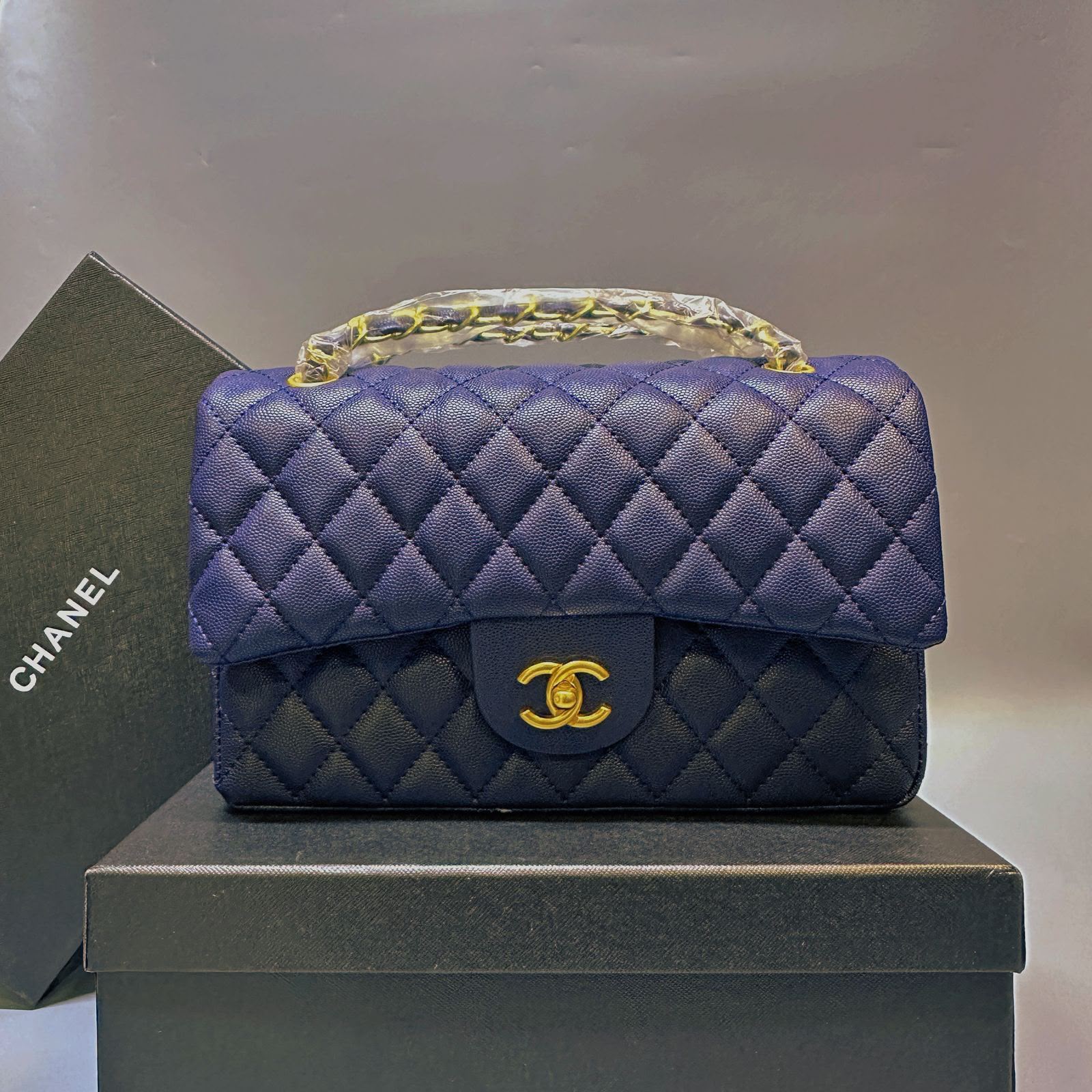 CHANEL Classic Flap Handbag — 26 cm | 16 Colors With Box