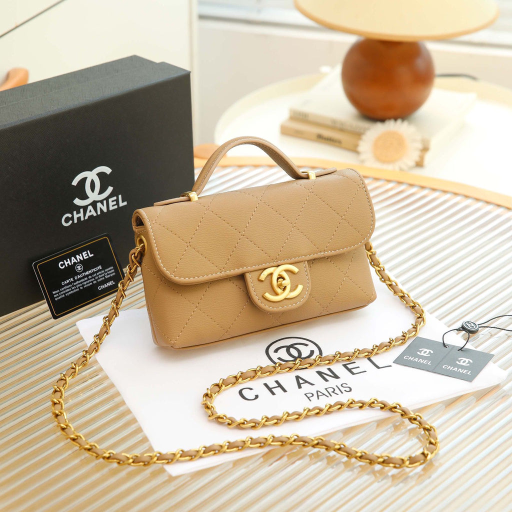 CHANEL Quilted Classic Shoulder Bag 20 cm