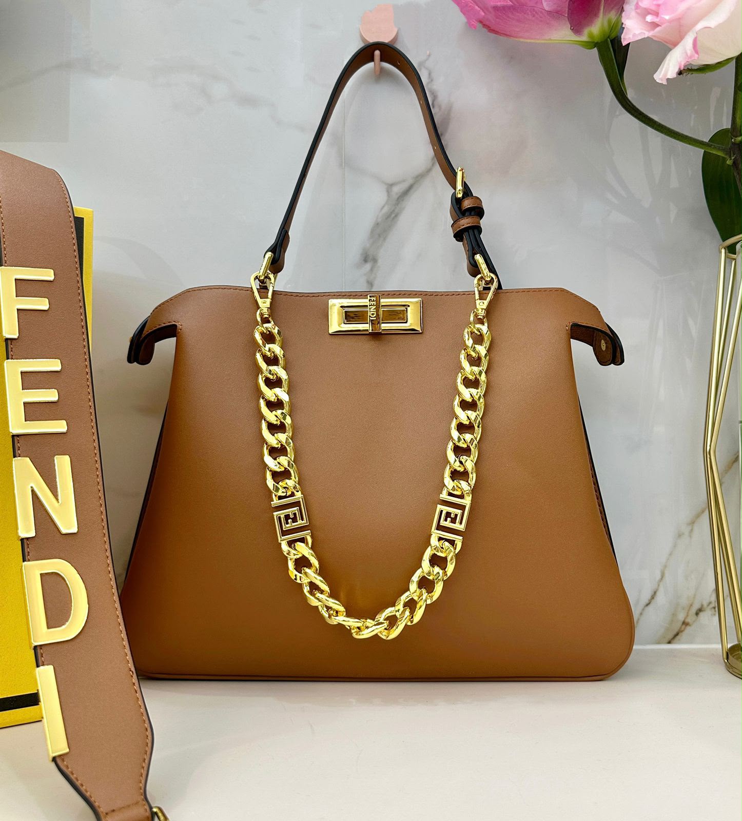 FENDI Peekaboo Style Chain Handbag 33cm A+