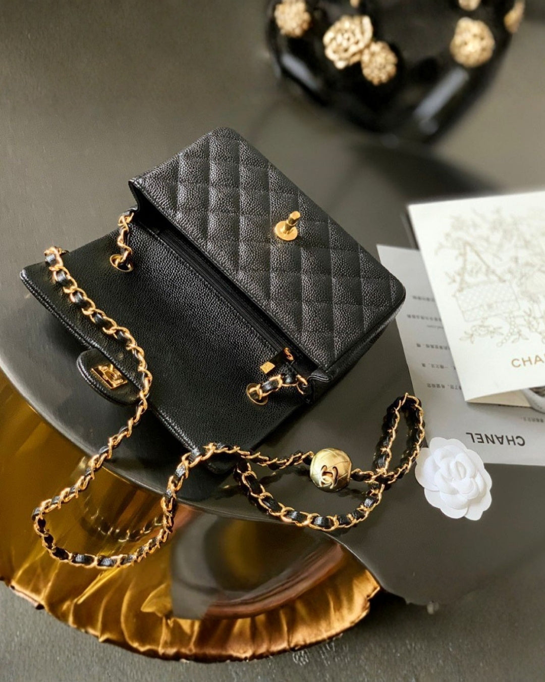 CHANEL Mini Flap 22 cm