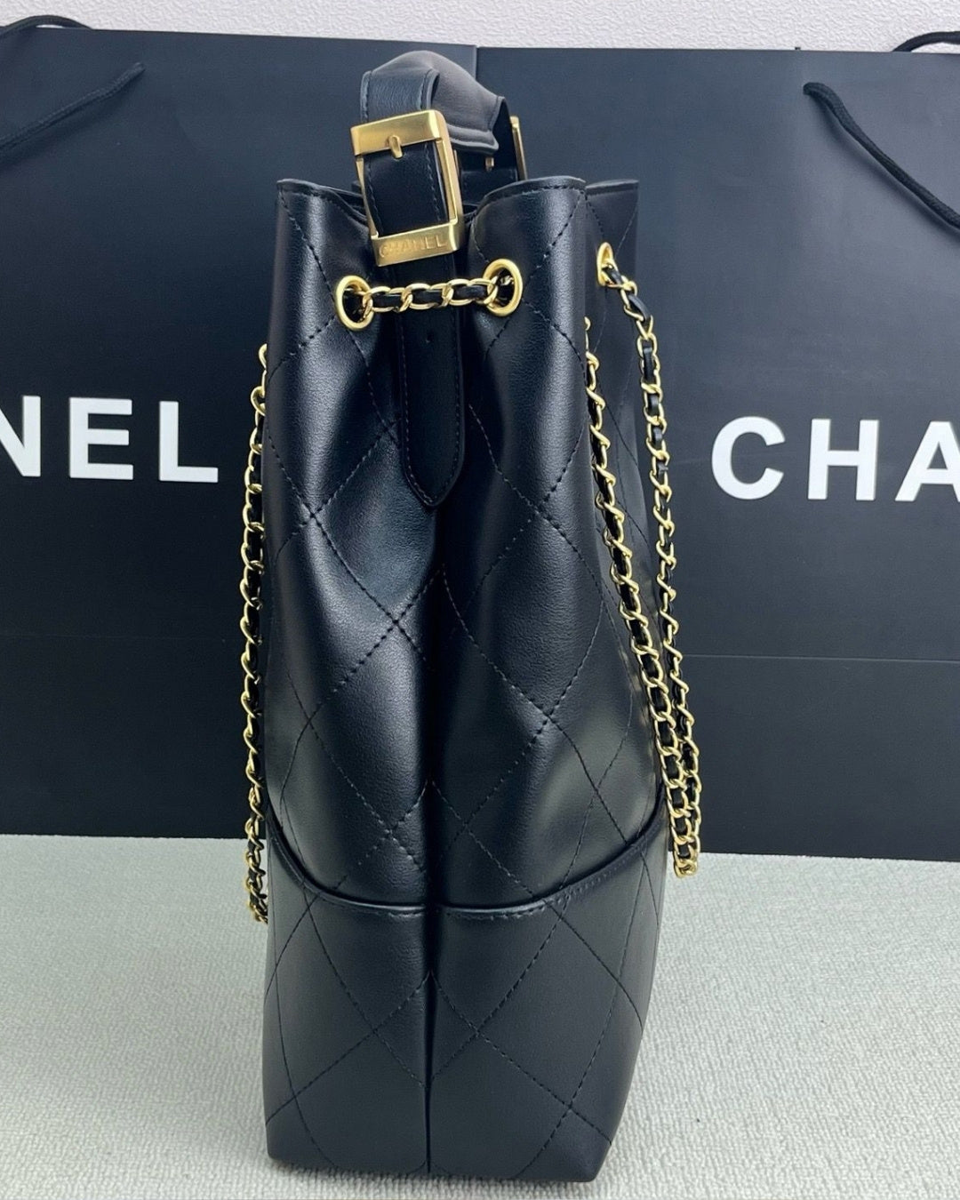 CHANEL Quilted Chain Shoulder Bag 33cm