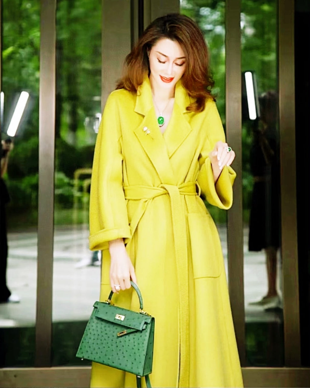 HERMES Kelly 25 Ostrich-Embossed Bag
