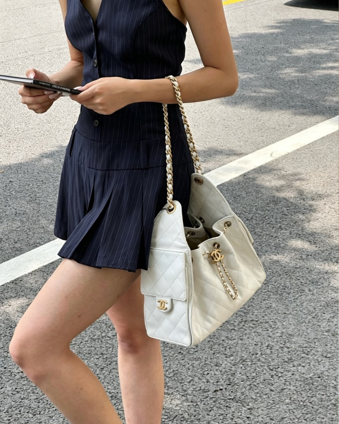 CHANEL 25 Bag Grainy Surface