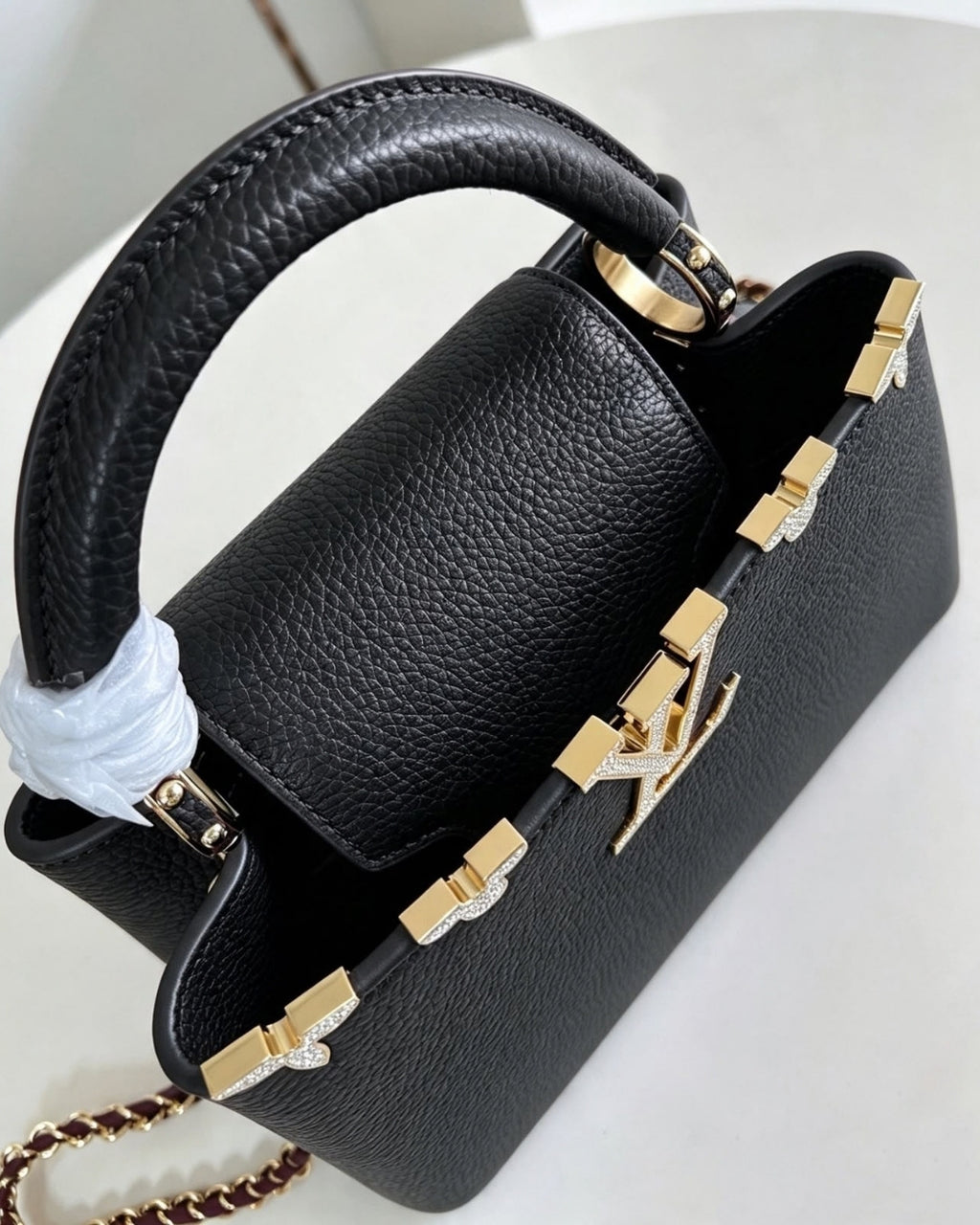 LV Capucines Medium 27cm