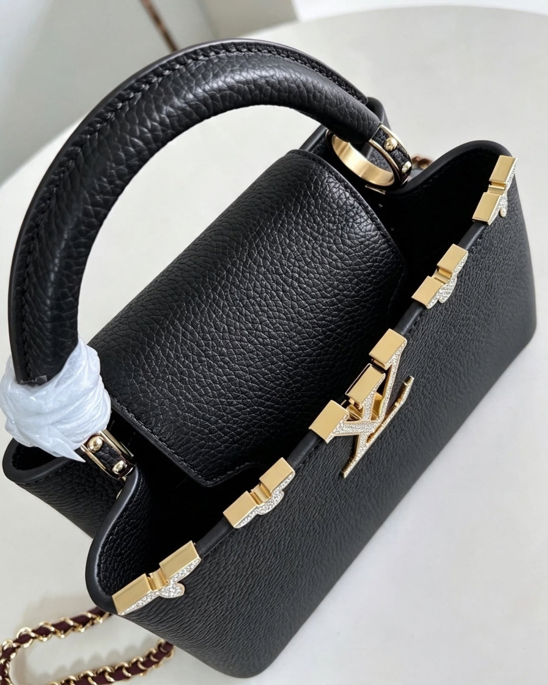 LV Capucines Medium 27cm