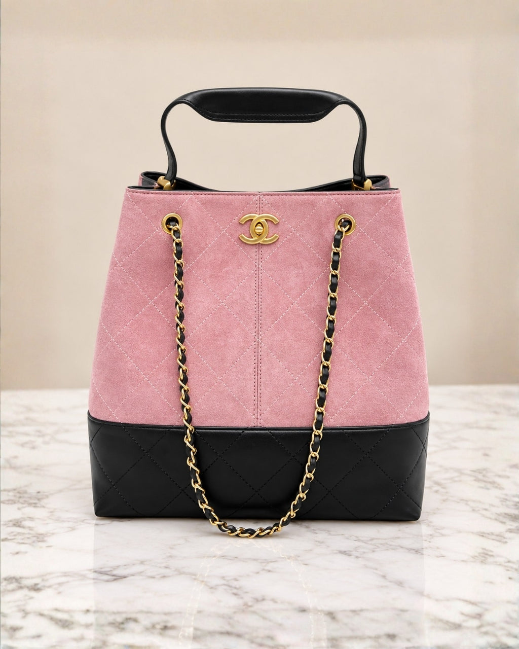 CHANEL Quilted Chain Shoulder Bag 33cm