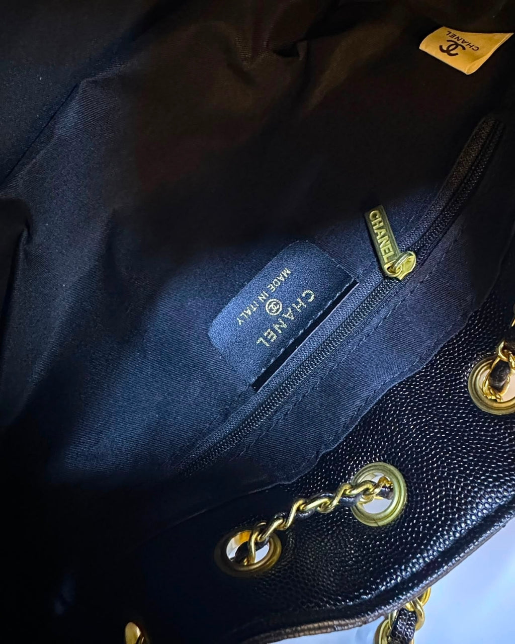 CHANEL 25 Bag Grainy Surface