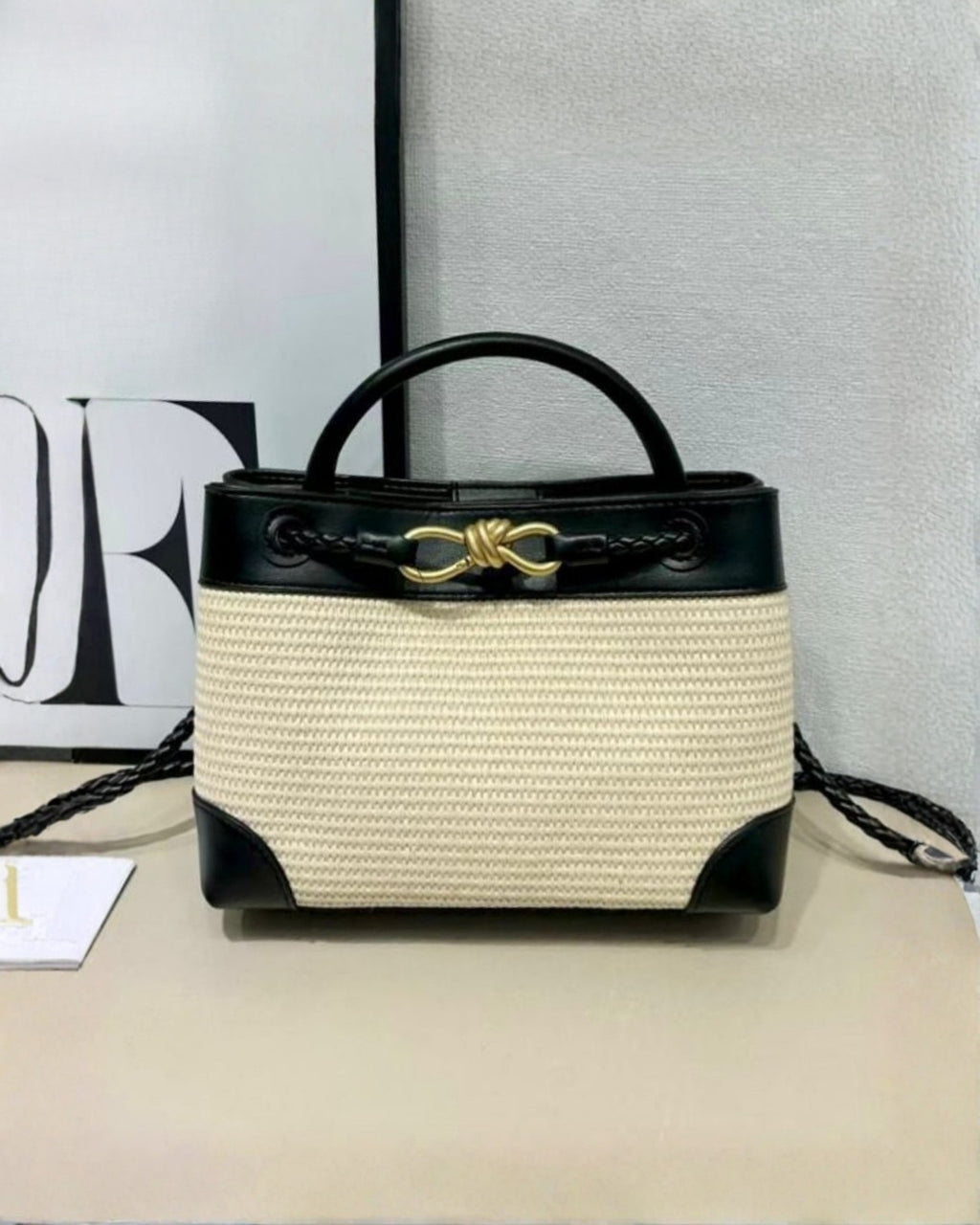 BOTTEGA Woven Structured Top Handle Shoulder Bag 25cm