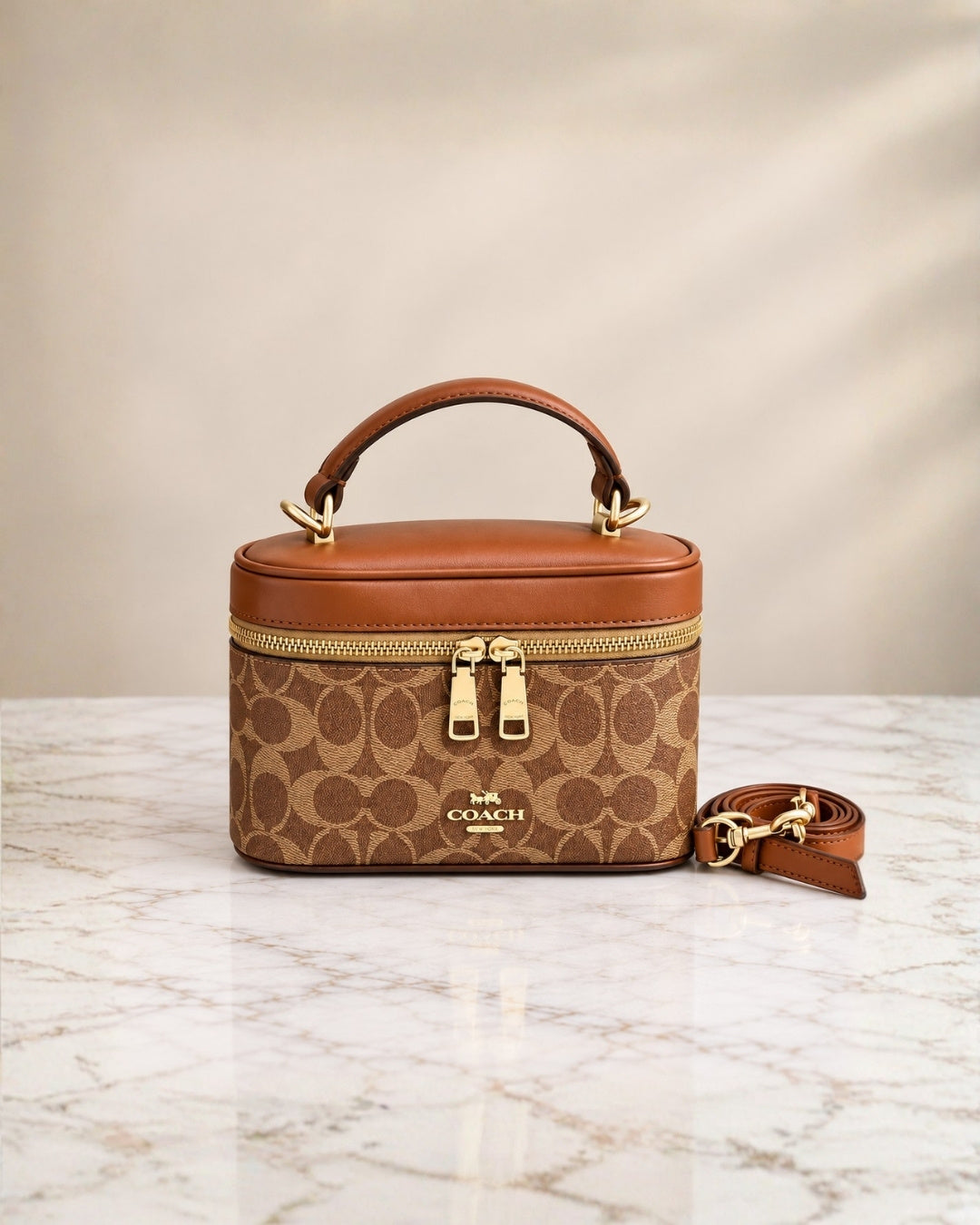 COACH Vanity Bag 19cm