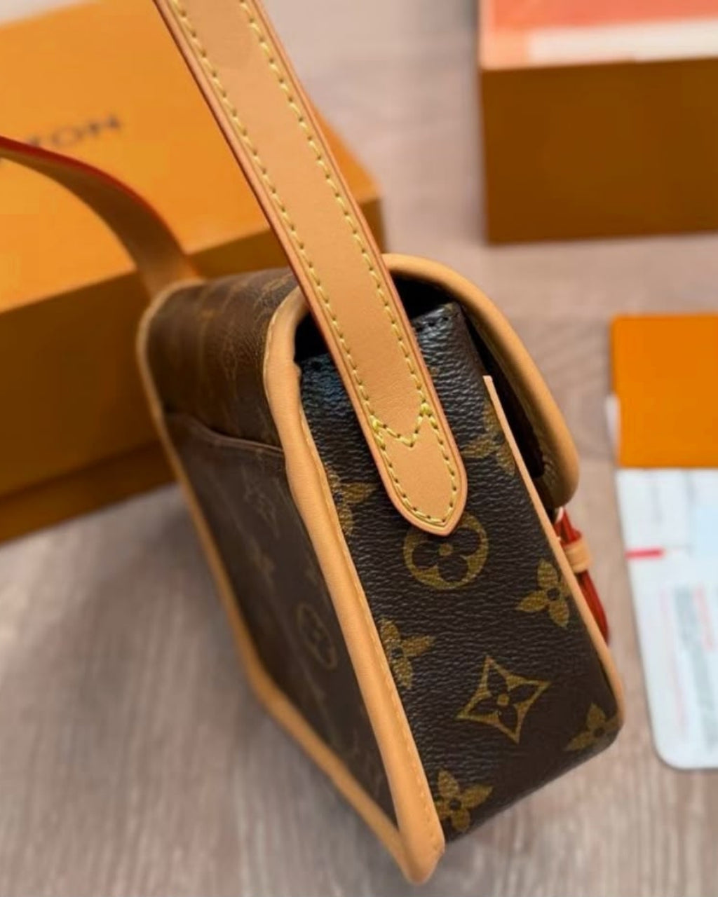 LV Crossbody Bag 22cm