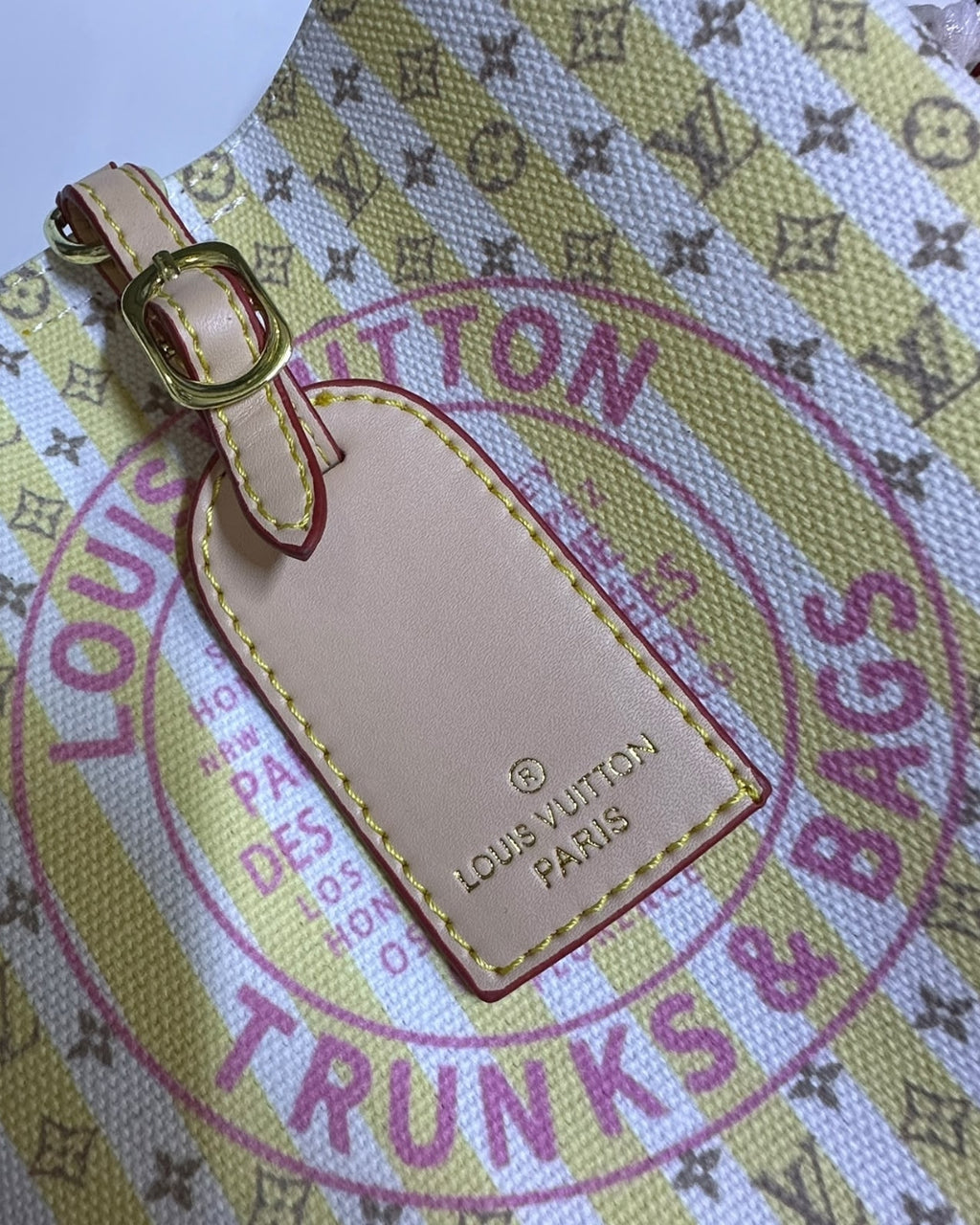LV  Petite Bucket Bag 22cm