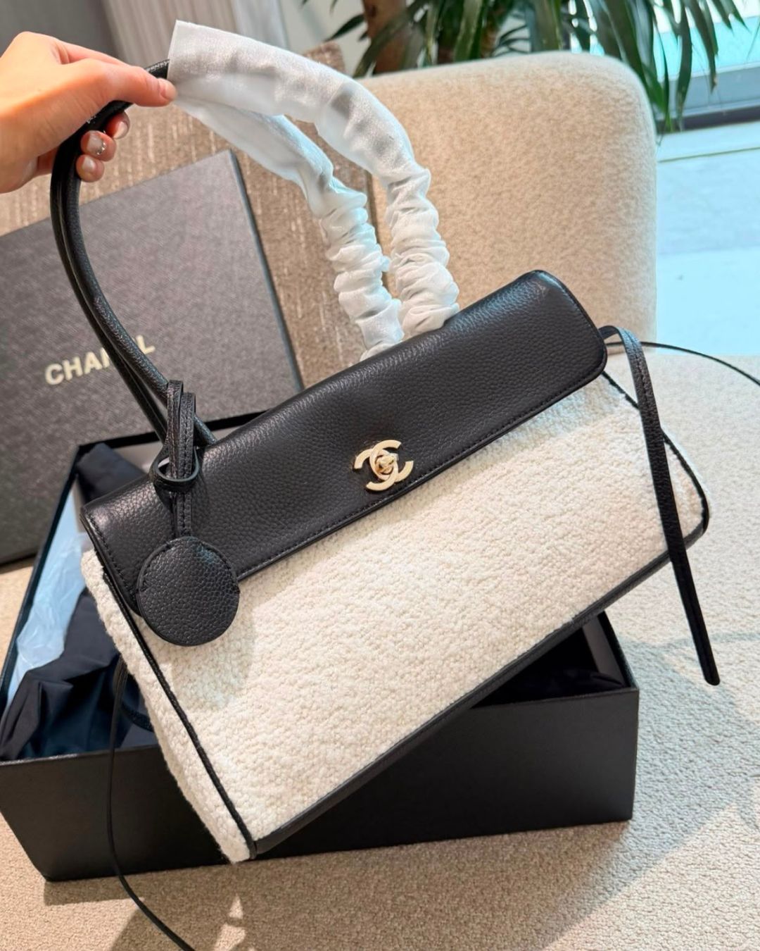 CHANEL Two-Tone Flap Bag 32 cm A+