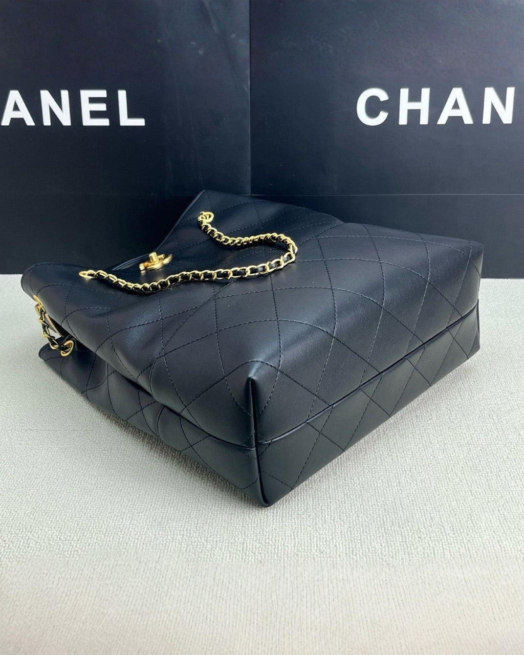 CHANEL Quilted Chain Shoulder Bag 33cm