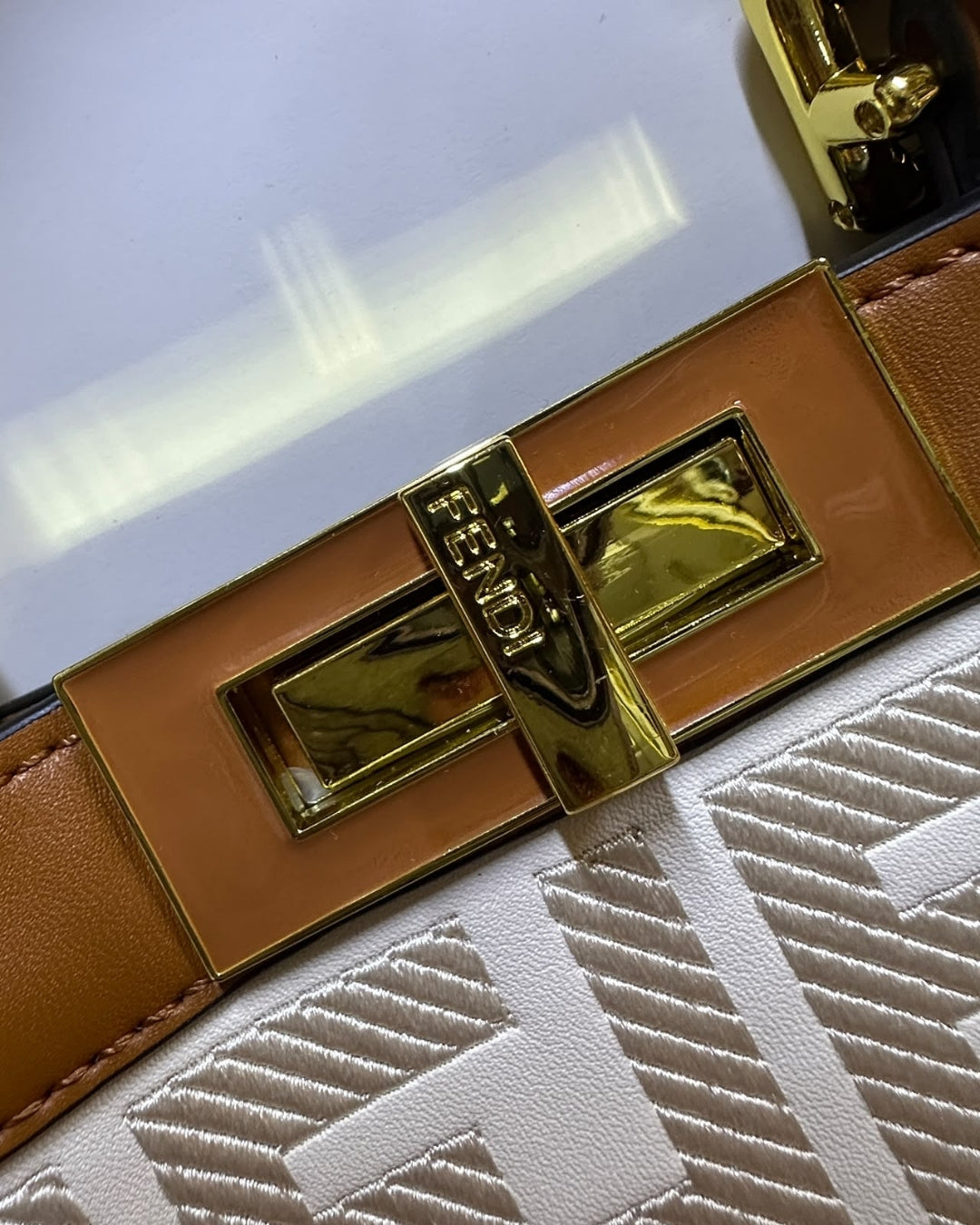 Fendi Peekaboo Tote 42Cm A+