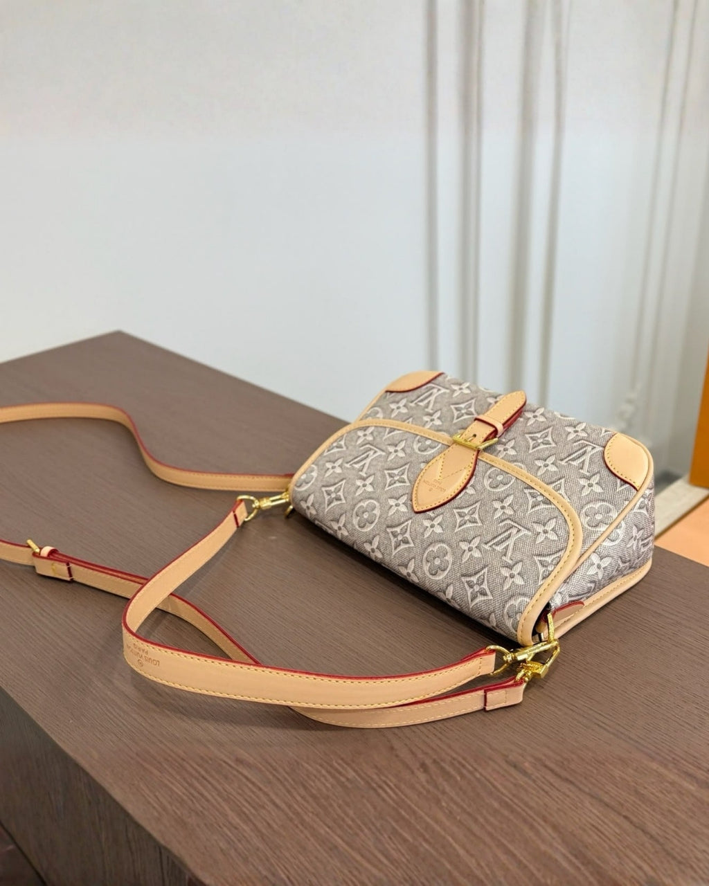 LV Diane Shoulder Bag 25cm Master