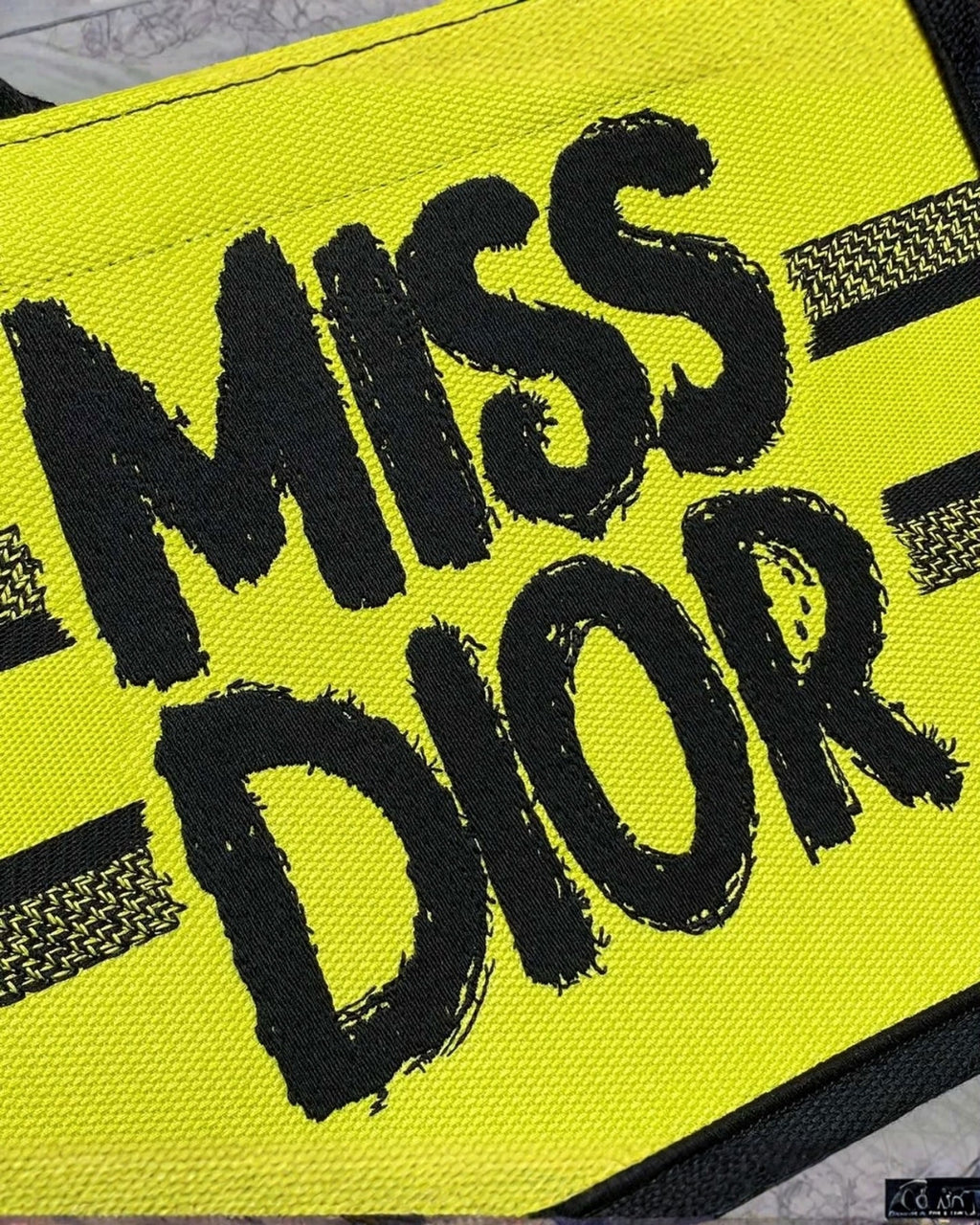 MISS DIOR Book Tote Small 26cm