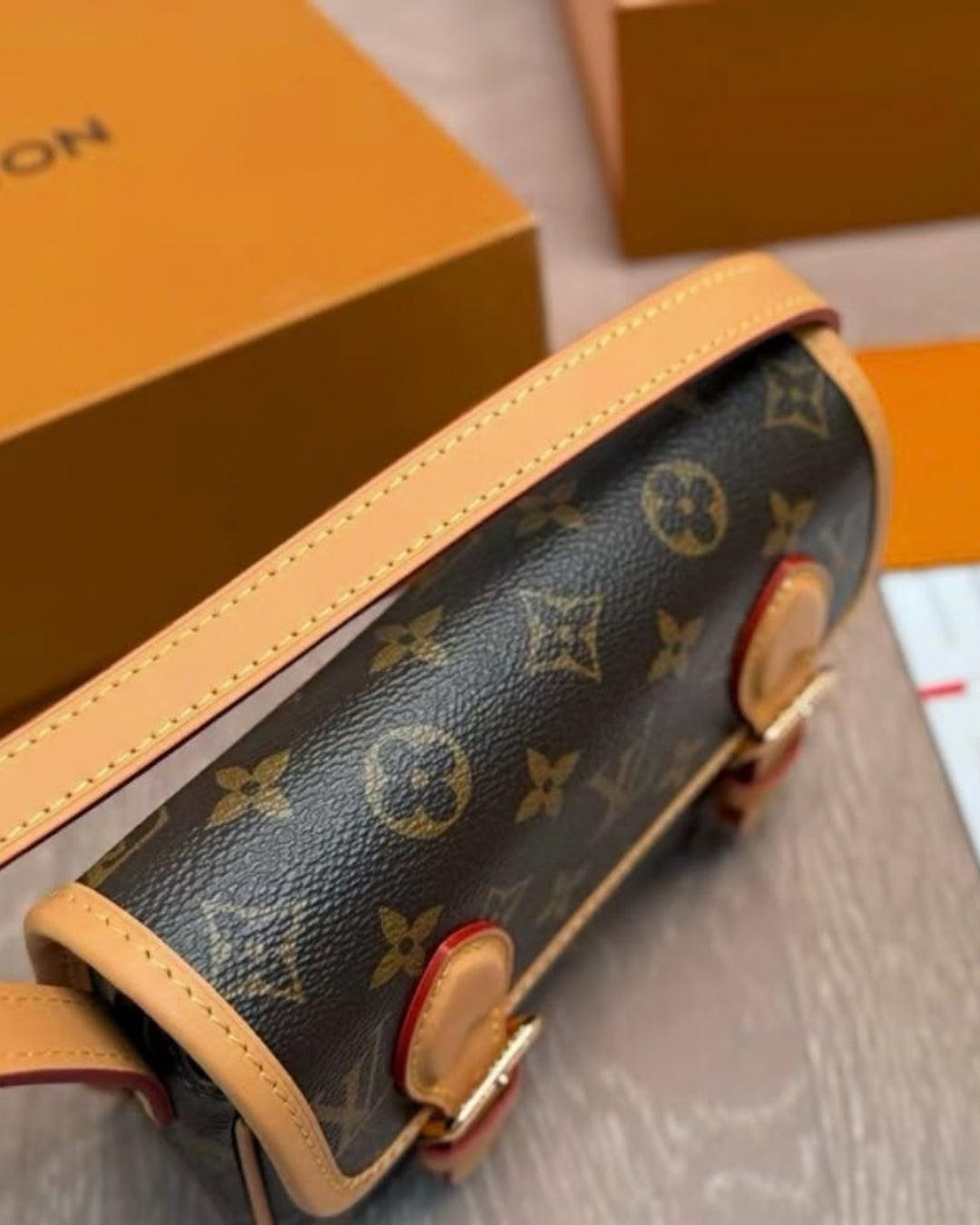 LV Crossbody Bag 22cm