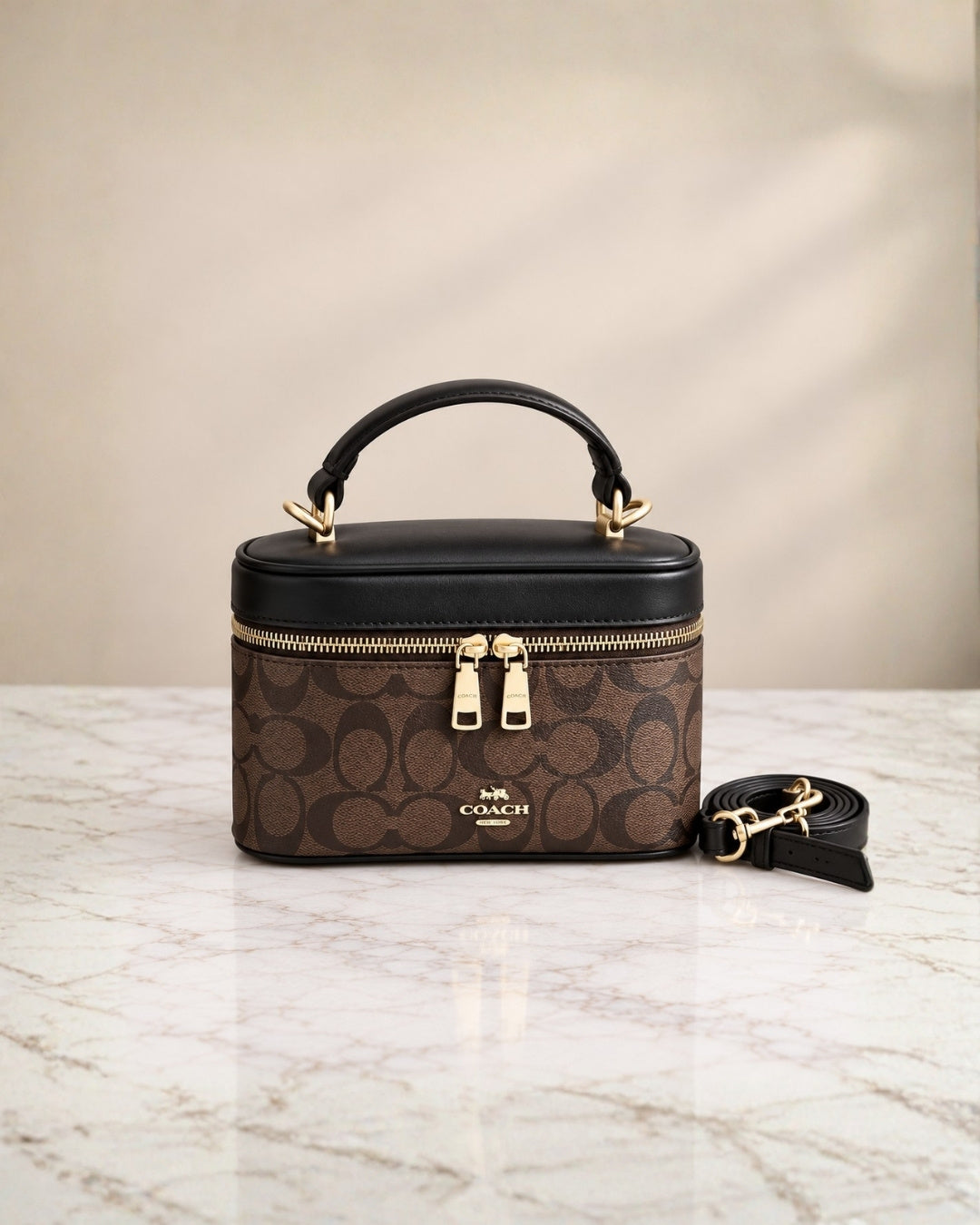 COACH Vanity Bag 19cm