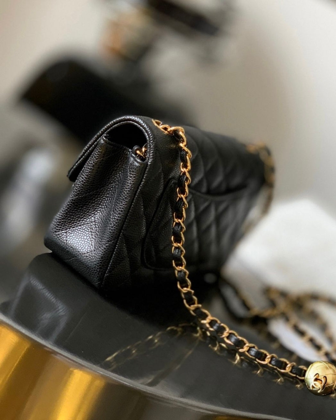 CHANEL Mini Flap 22 cm
