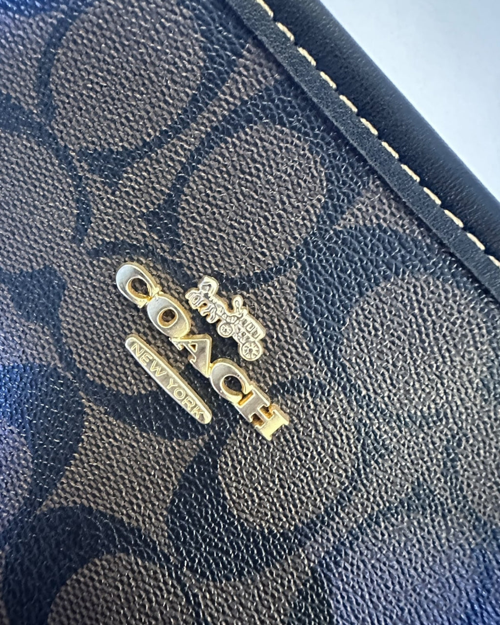 COACH Horse & Carriage Tote 43cm