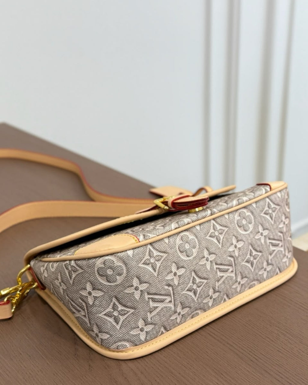 LV Diane Shoulder Bag 25cm Master