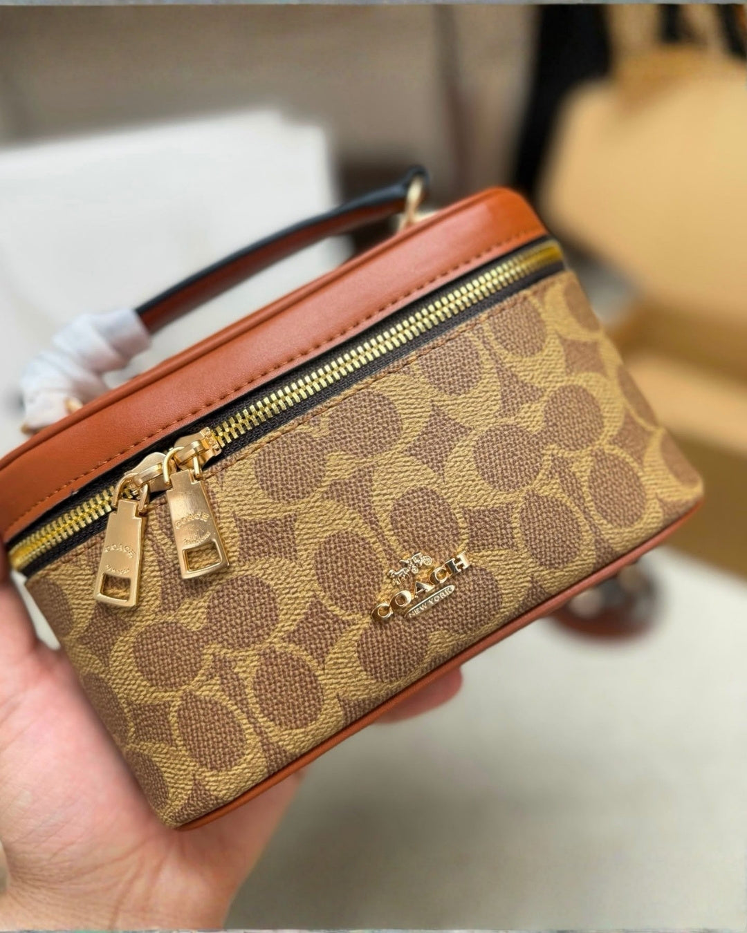 COACH Vanity Bag 19cm