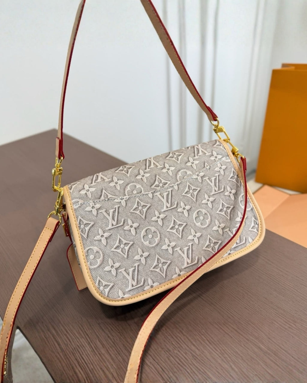 LV Diane Shoulder Bag 25cm Master