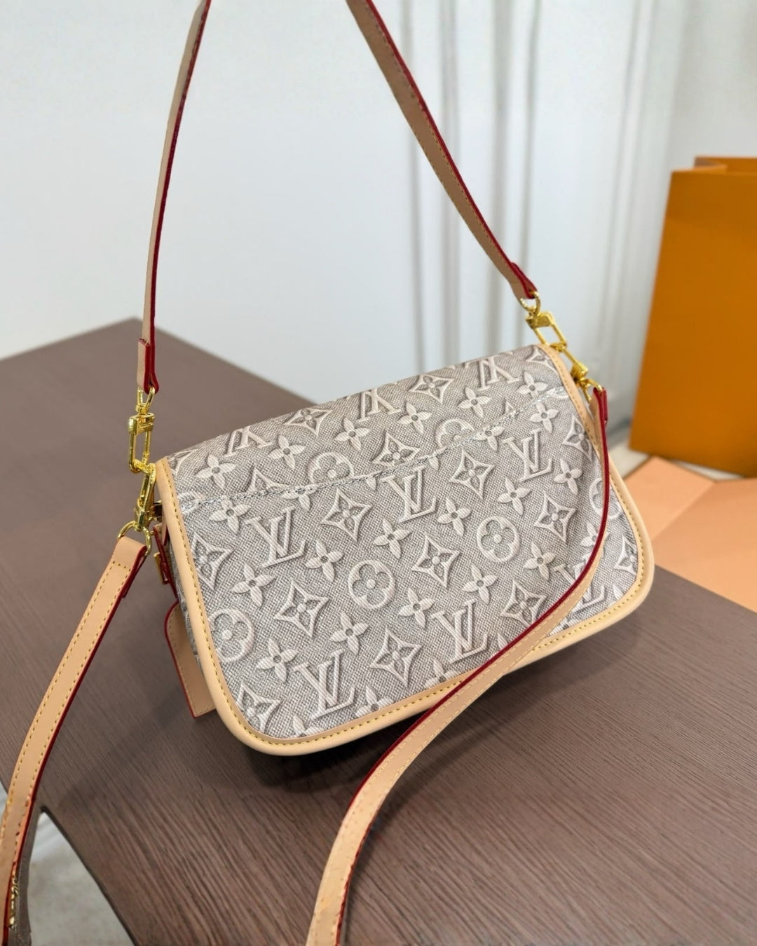 LV Diane Shoulder Bag 25cm Master