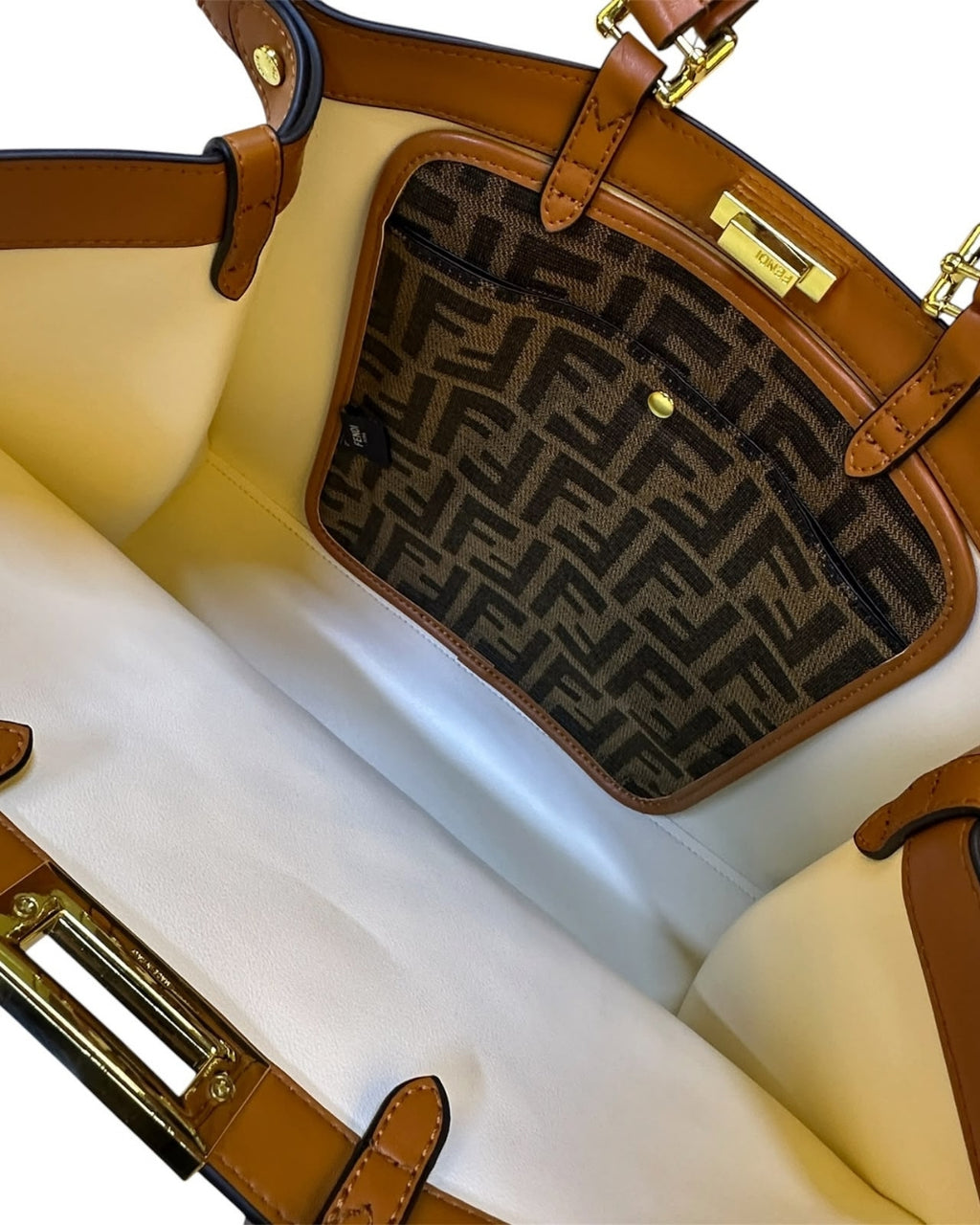 Fendi Peekaboo Tote 42Cm A+
