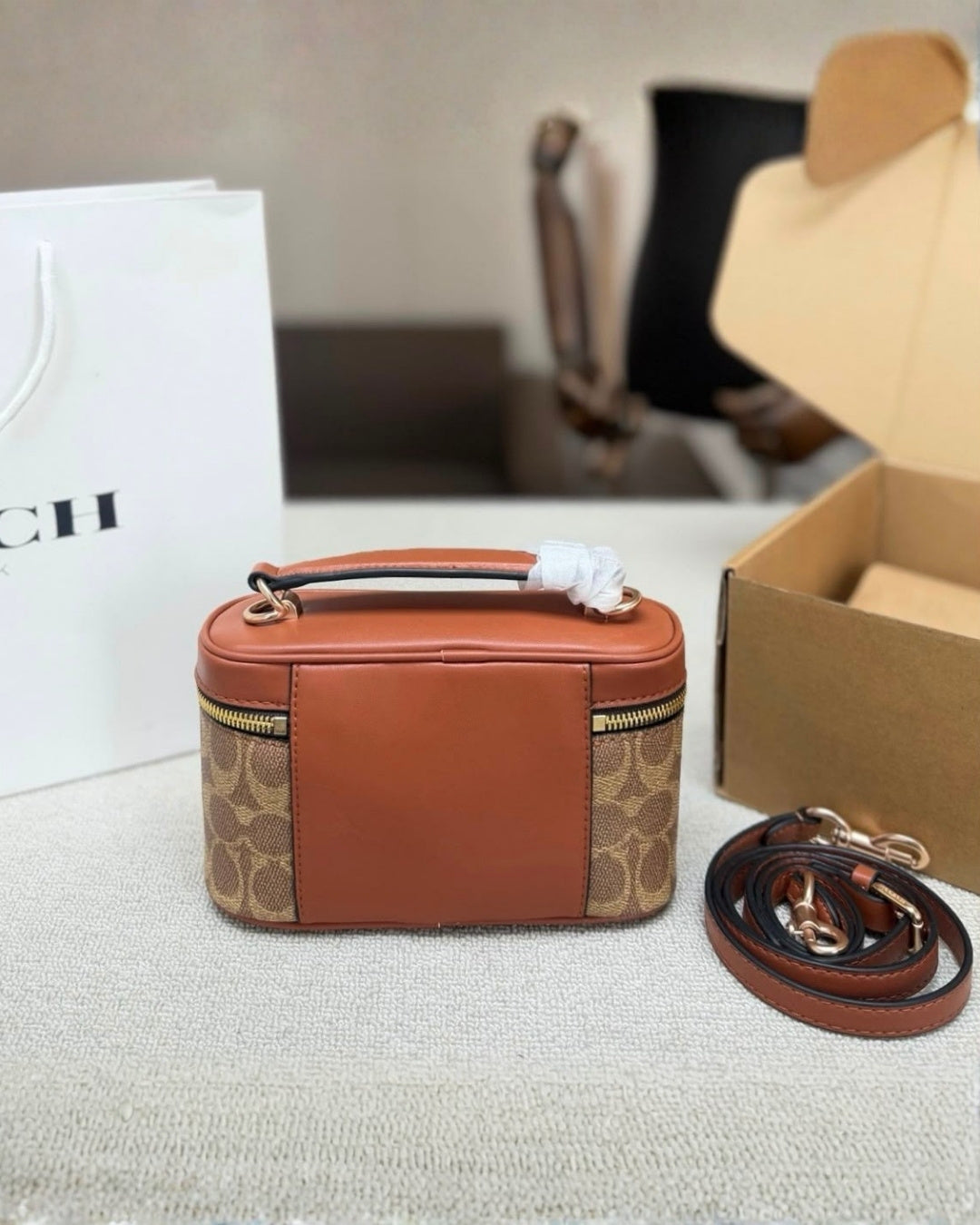 COACH Vanity Bag 19cm