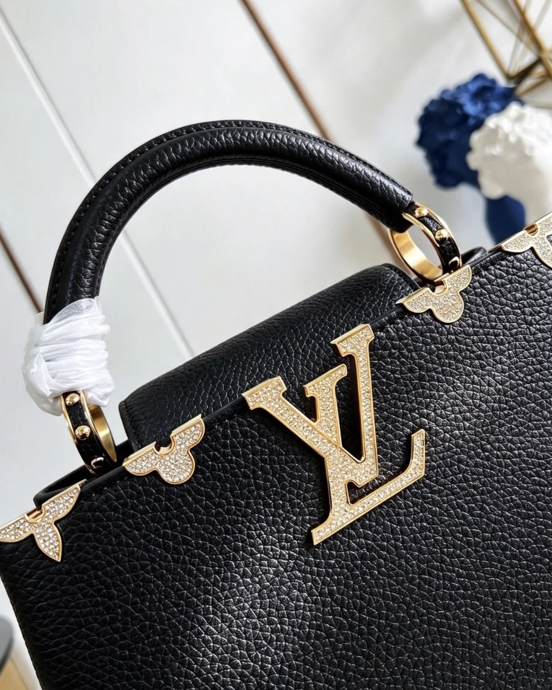 LV Capucines Medium 27cm