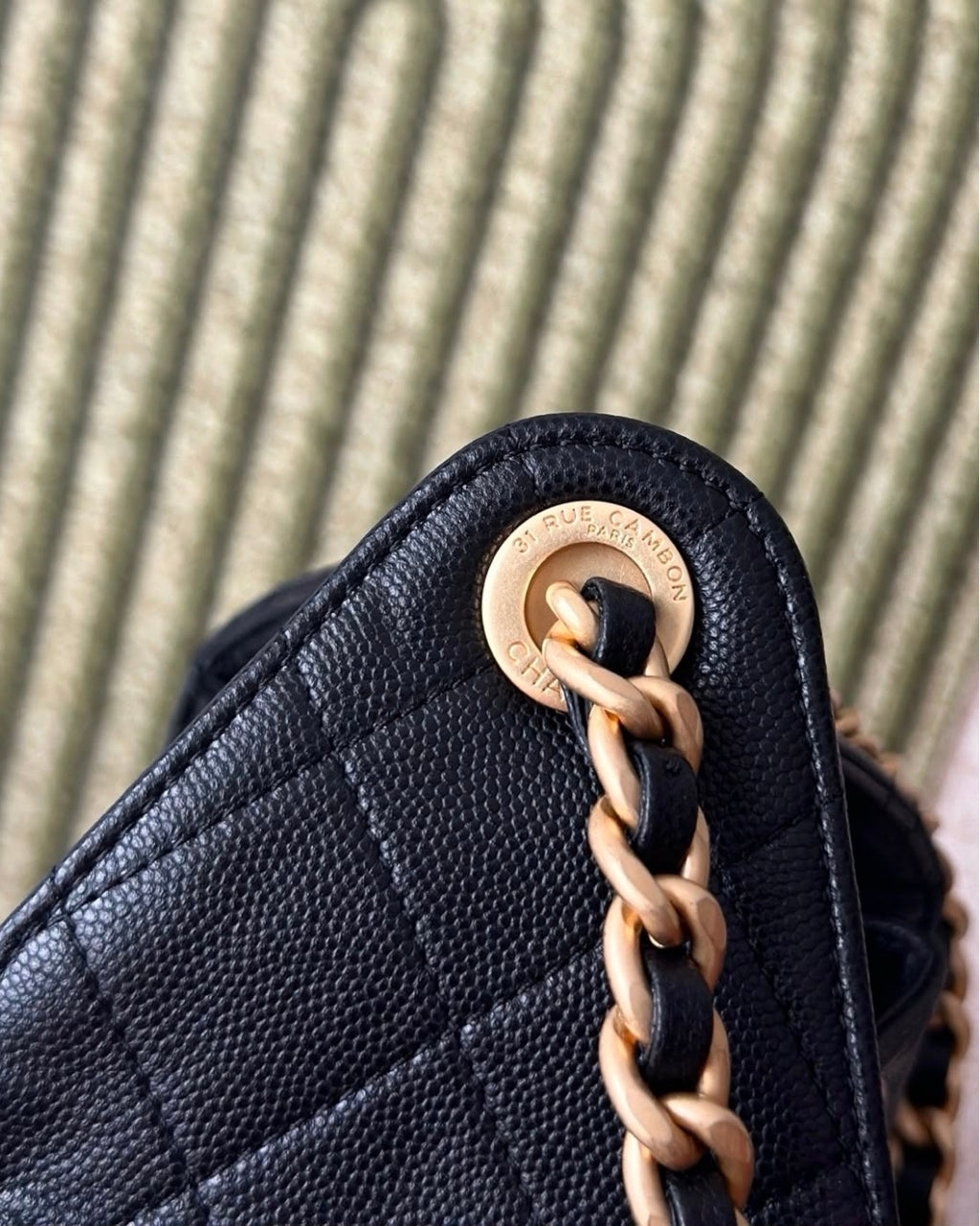 CHANEL 25 Bag Grainy Surface