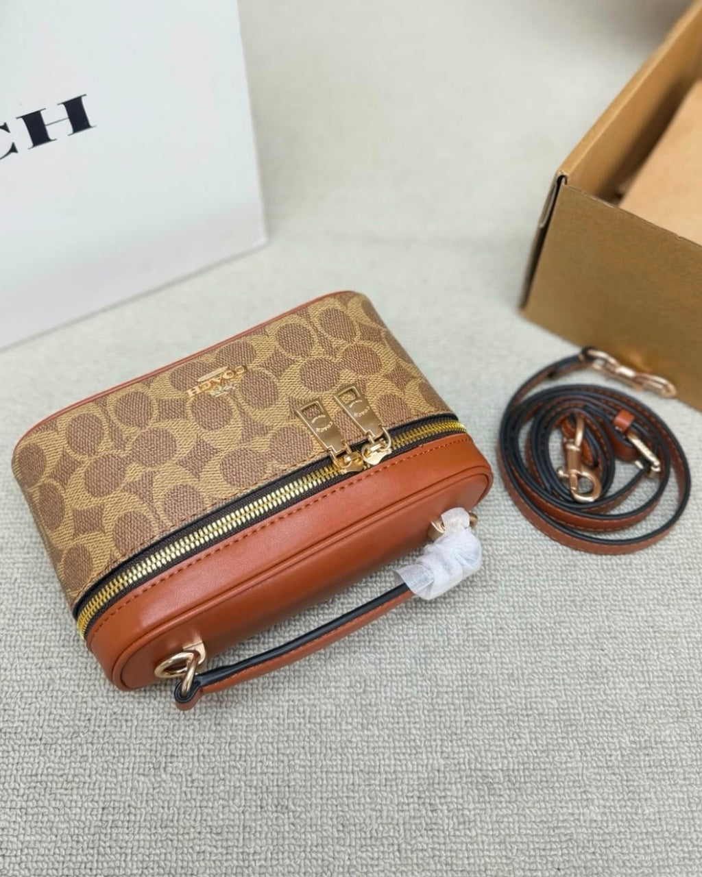 COACH Vanity Bag 19cm