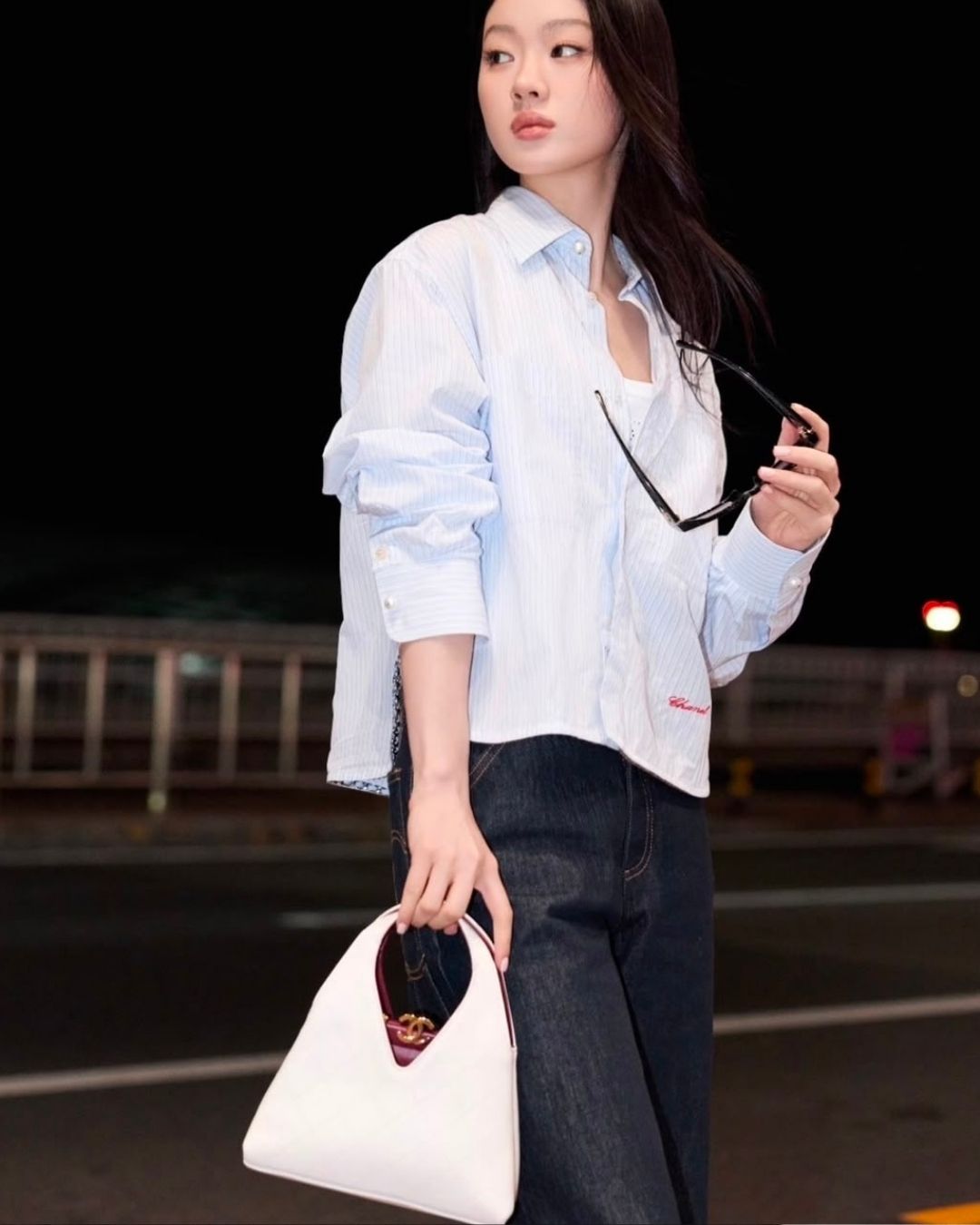 CHANEL Triangle V-handle Bag 23cm Master