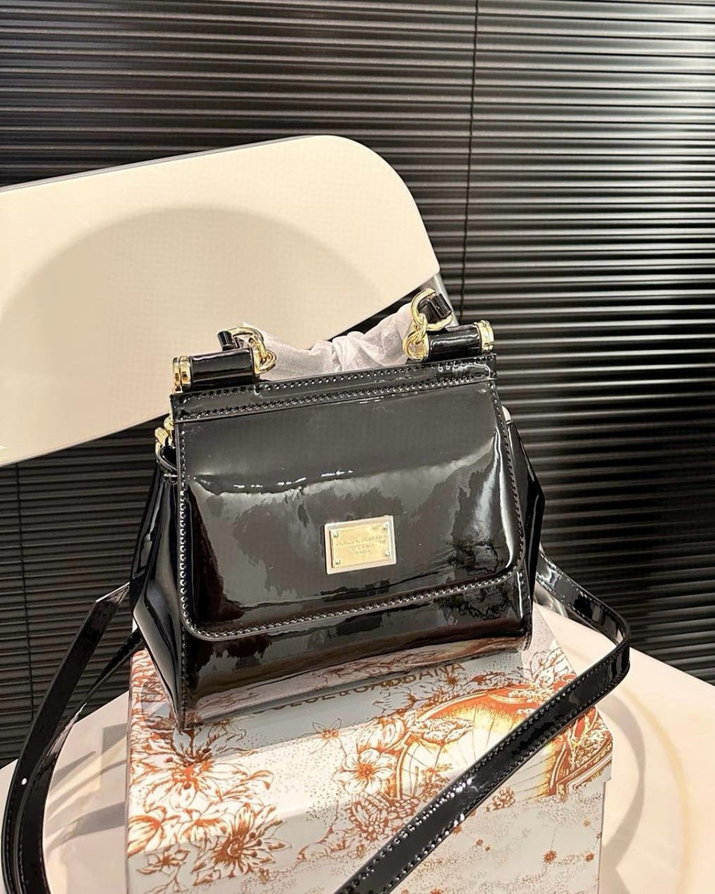 DOLCE & GABBANA Glossy Top Handle Bag 20cm